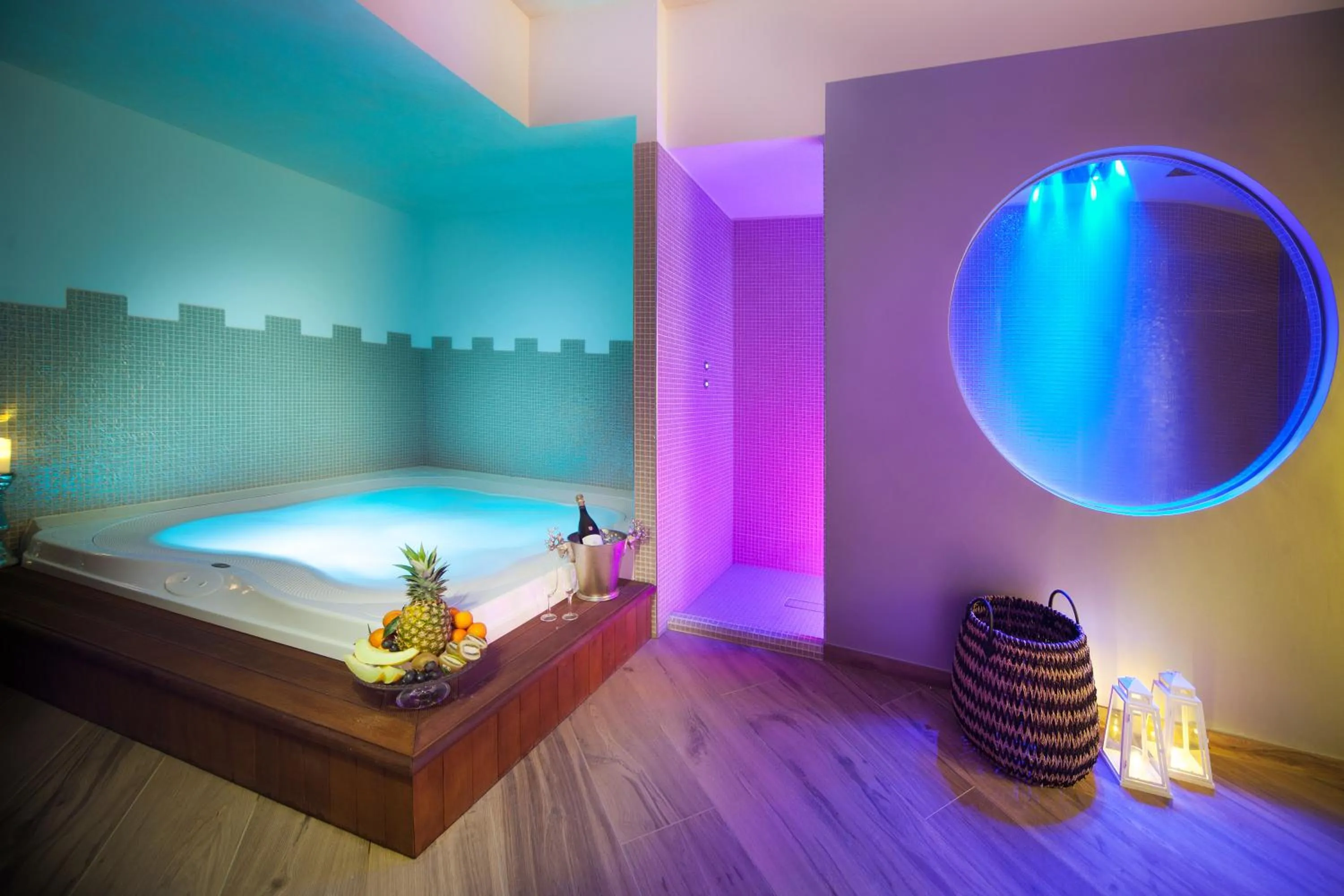 Hot Tub in Hotel Miramonti