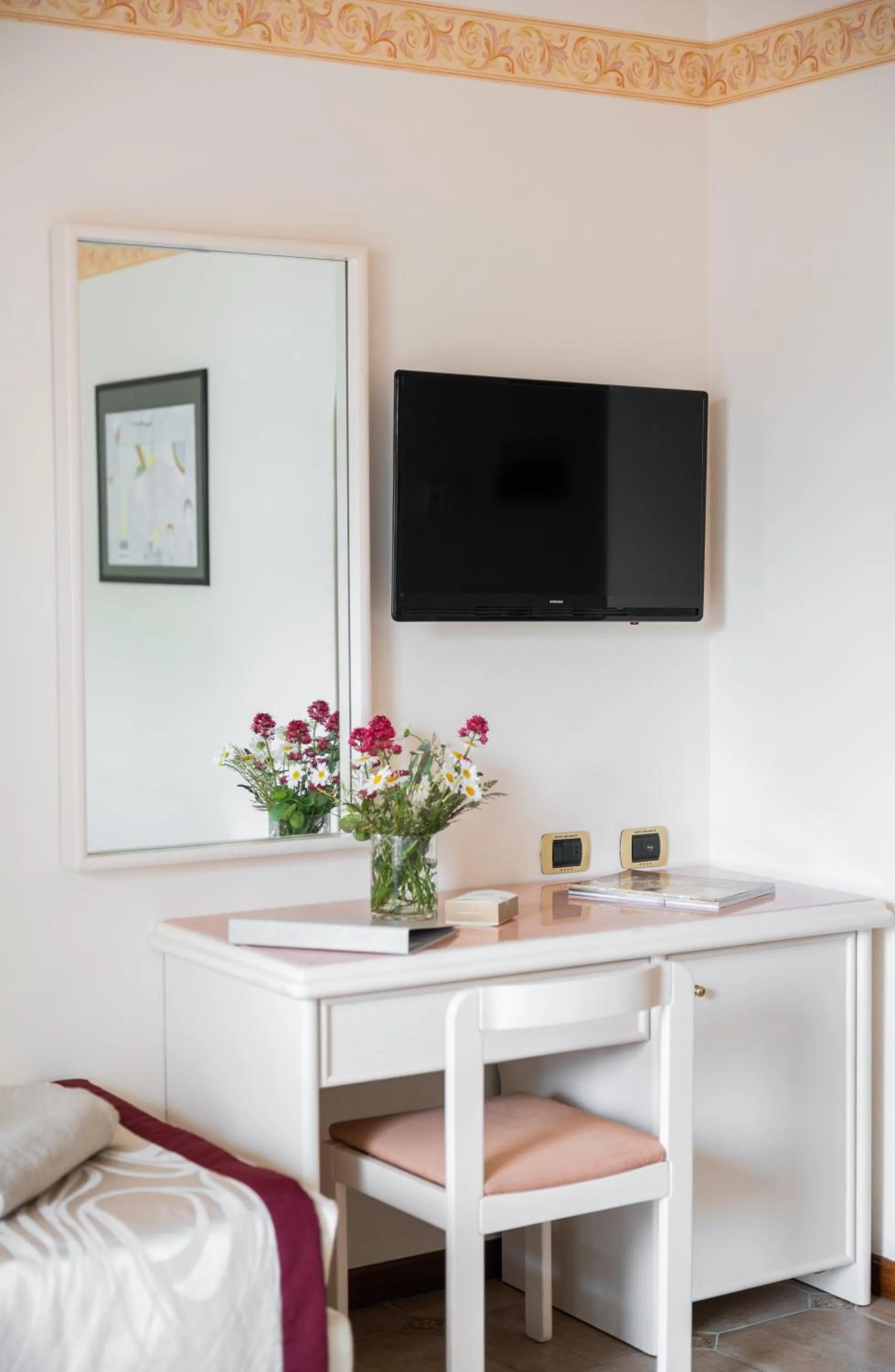 Bedroom, Bed in Hotel Miramonti