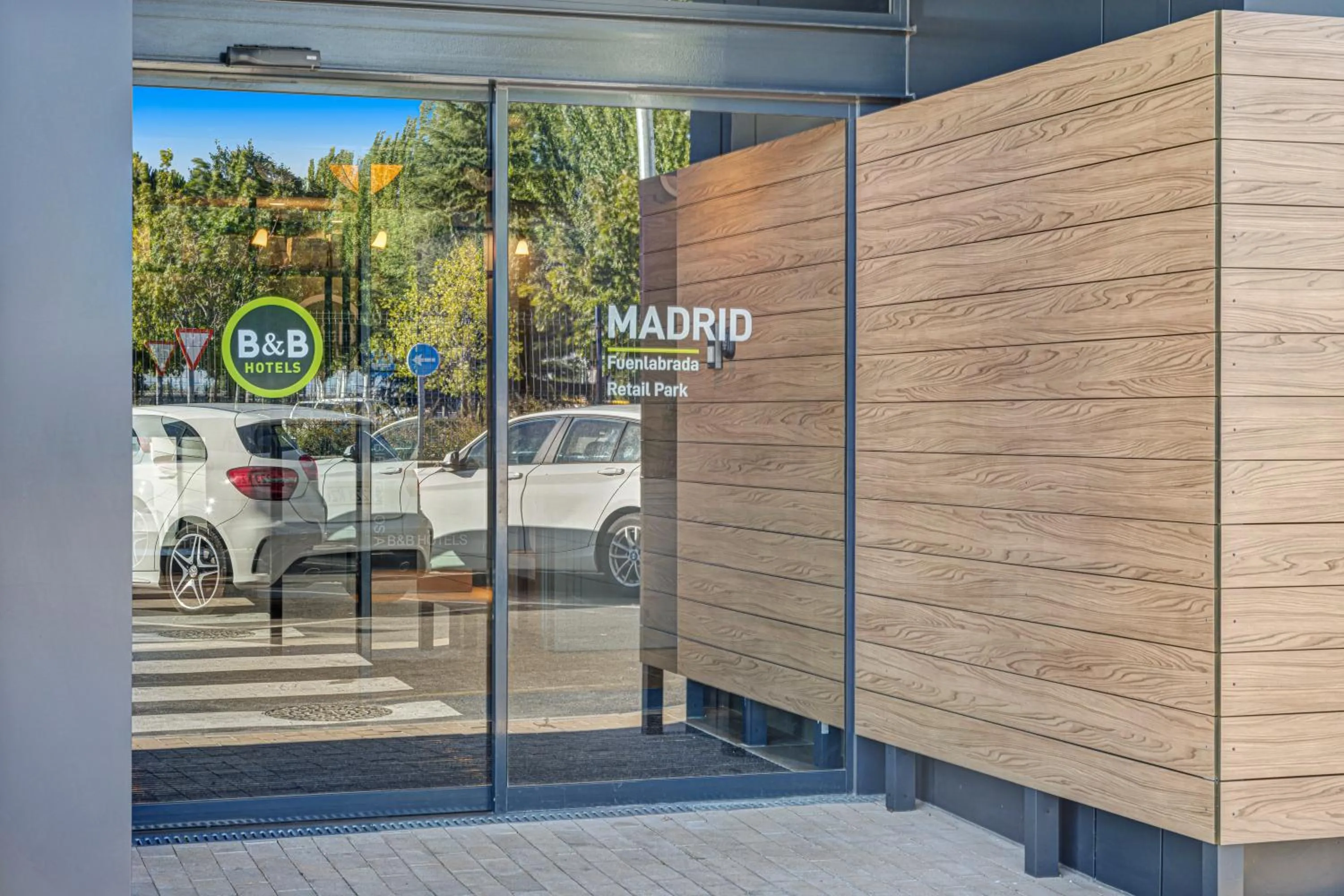 Property building in B&B HOTEL Madrid Fuenlabrada Retail Park