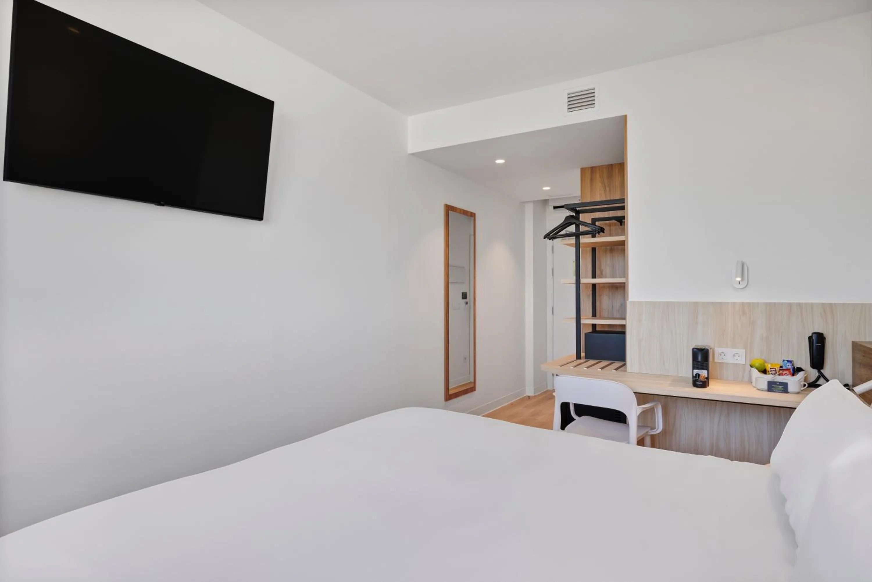 TV and multimedia, Bed in B&B HOTEL Madrid Fuenlabrada Retail Park
