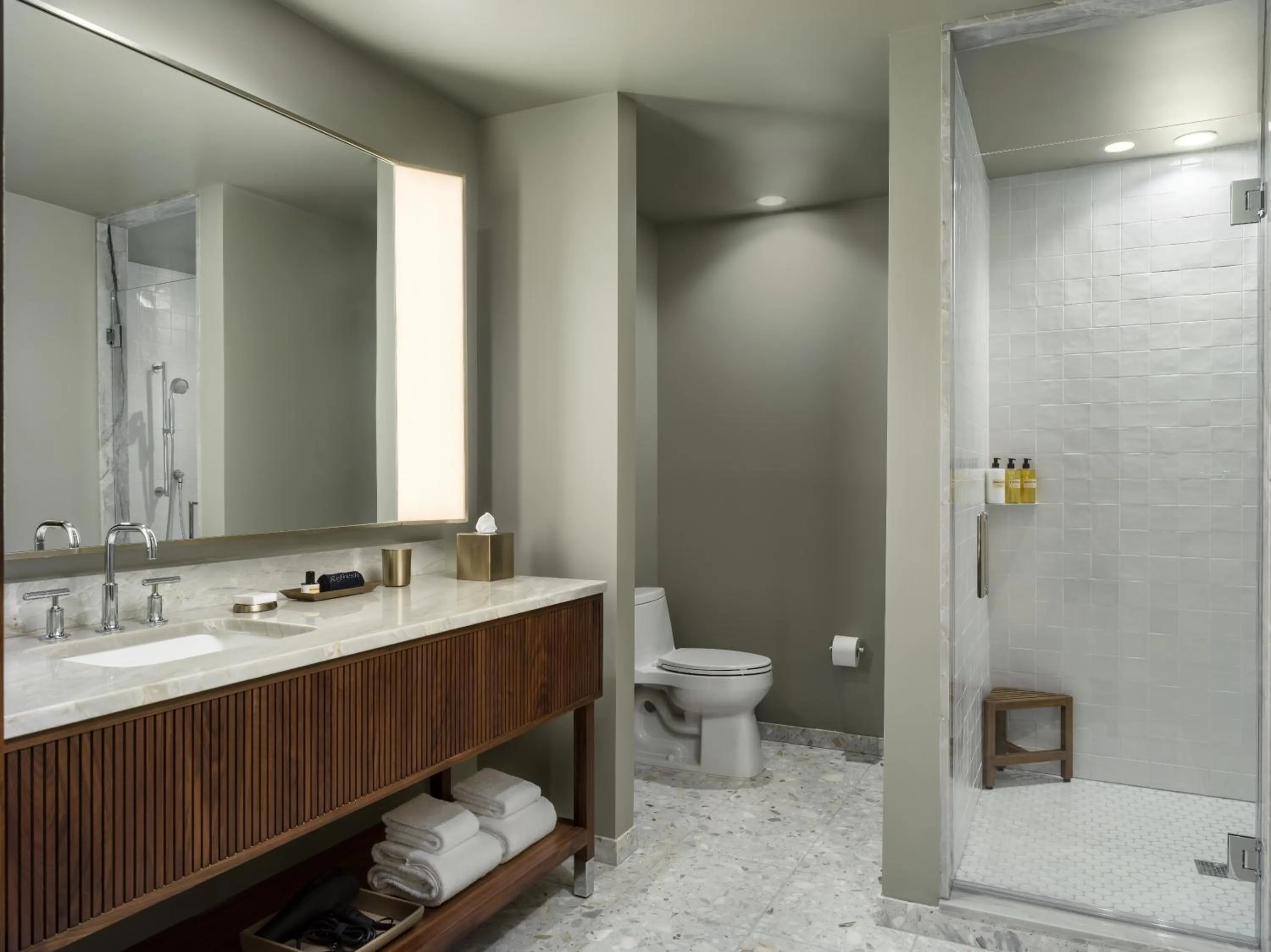 Shower in Thompson Palm Springs, By Hyatt