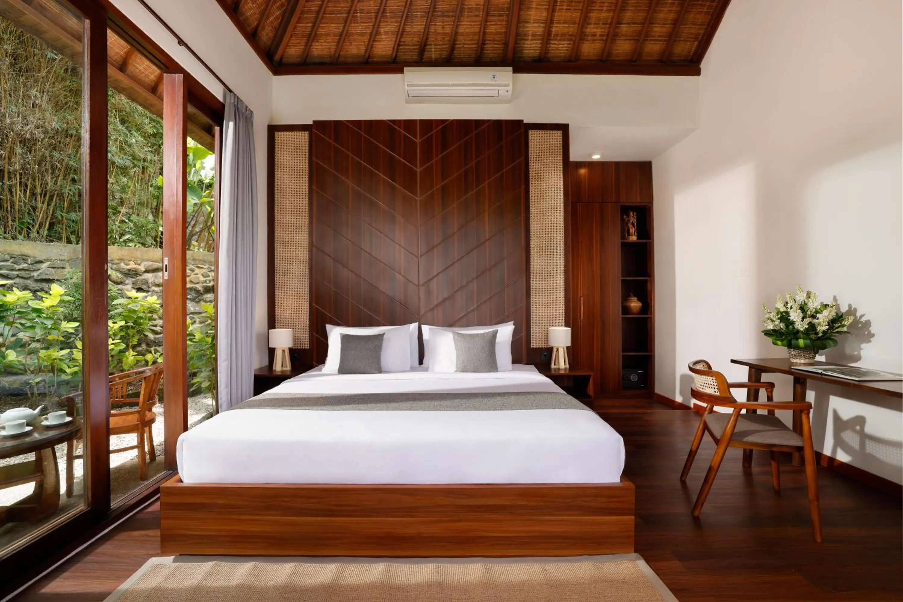 Bed in Villa Leona Valley View by Nakula