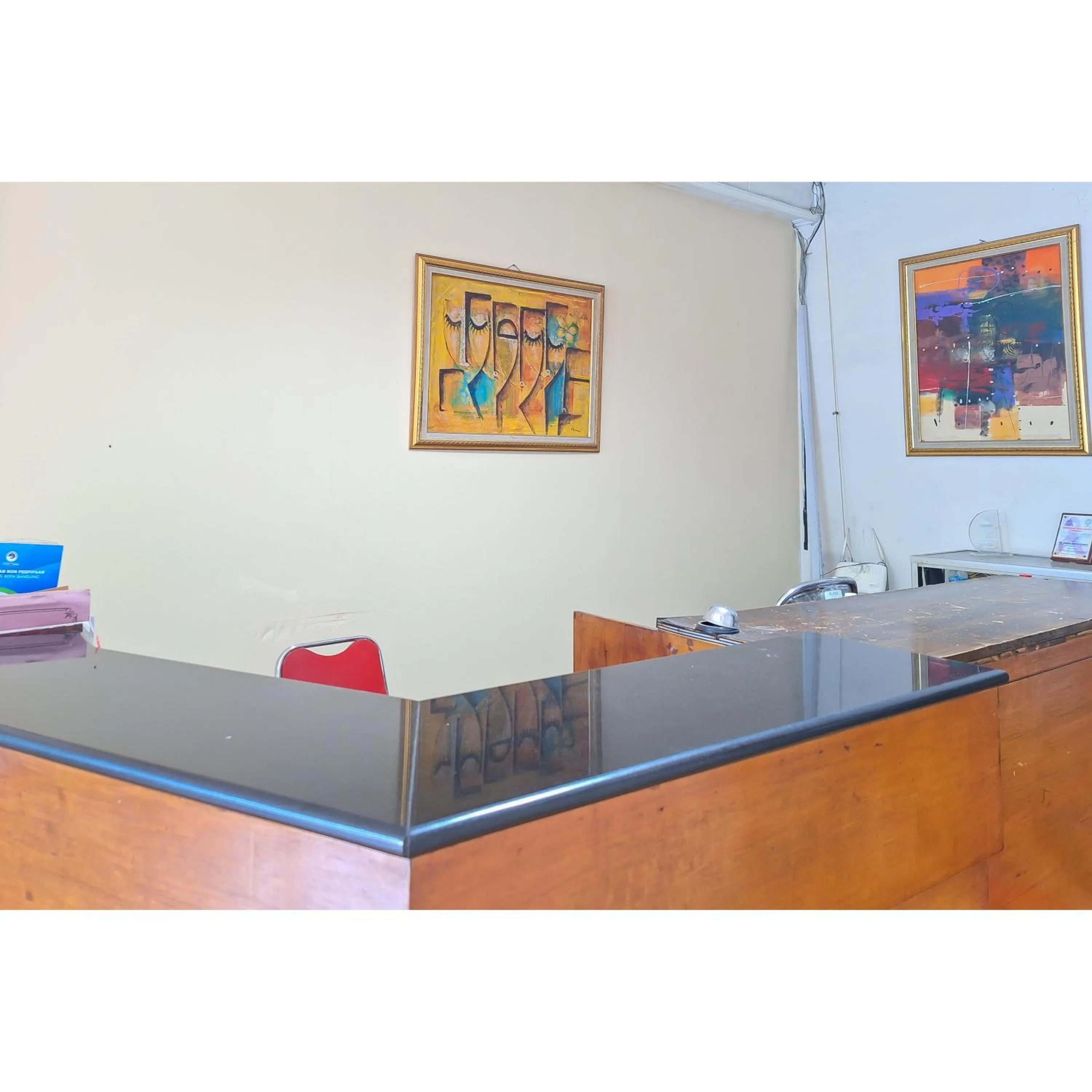 Lobby or reception in Wisma PKBI Jabar Mitra RedDoorz