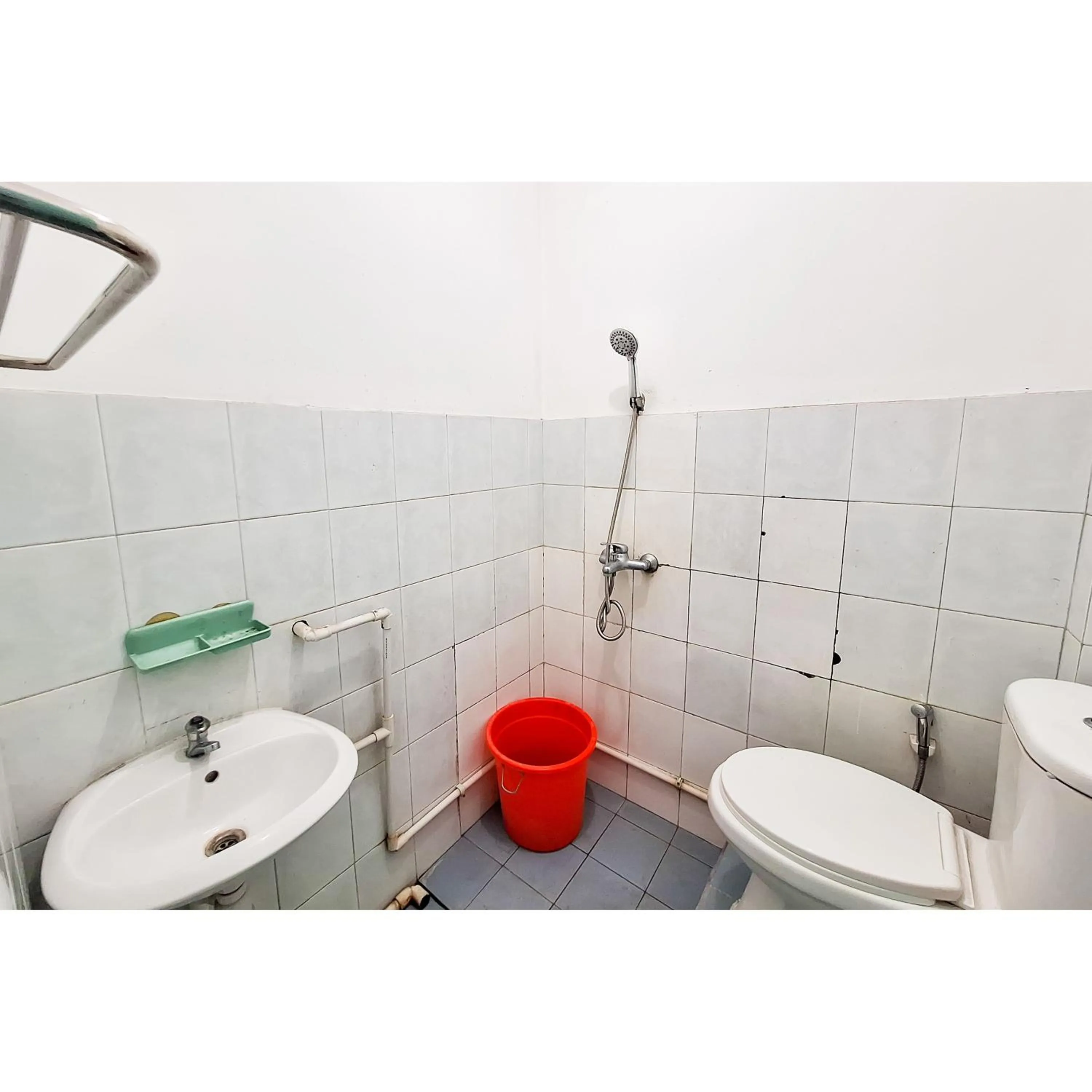 Bathroom in Wisma PKBI Jabar Mitra RedDoorz