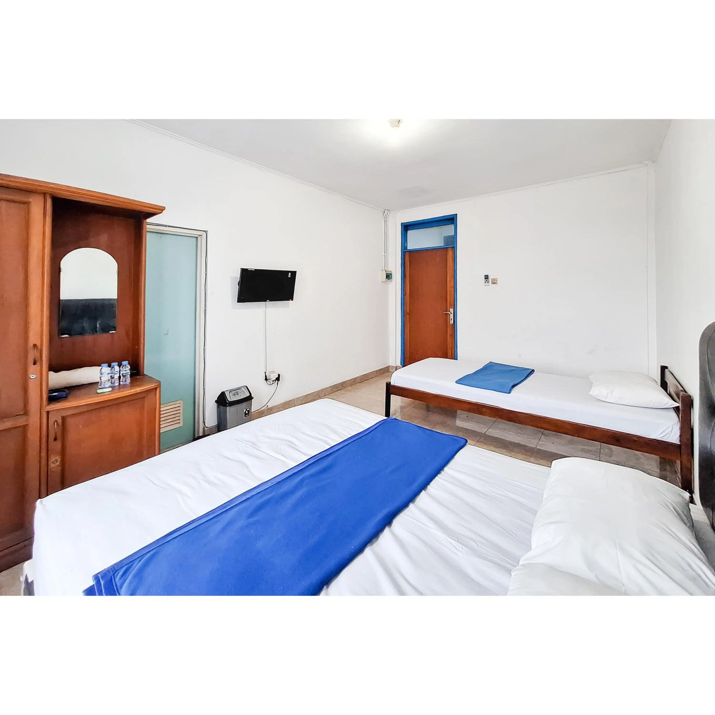 Bedroom, Bed in Wisma PKBI Jabar Mitra RedDoorz