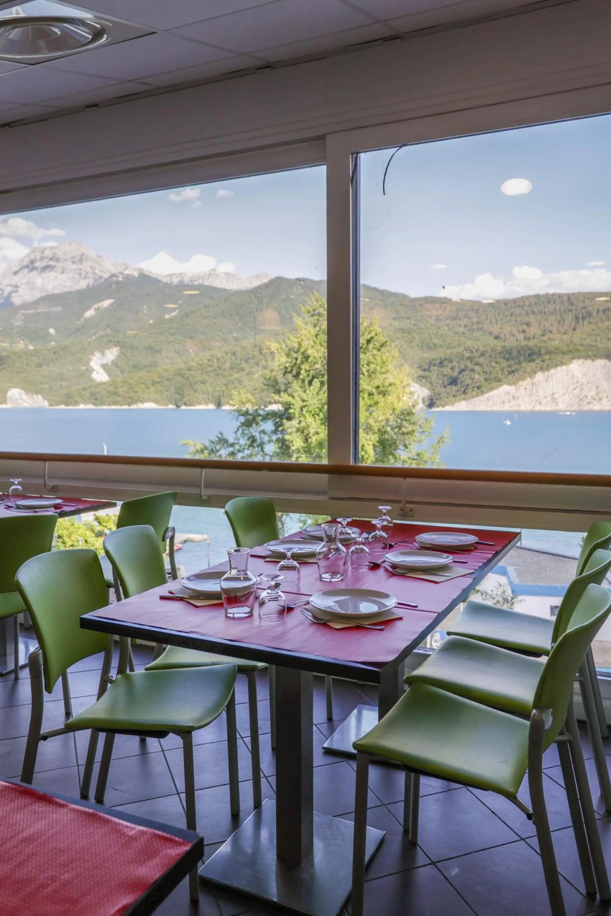 Restaurant/places to eat in Village Club Les Hyvans