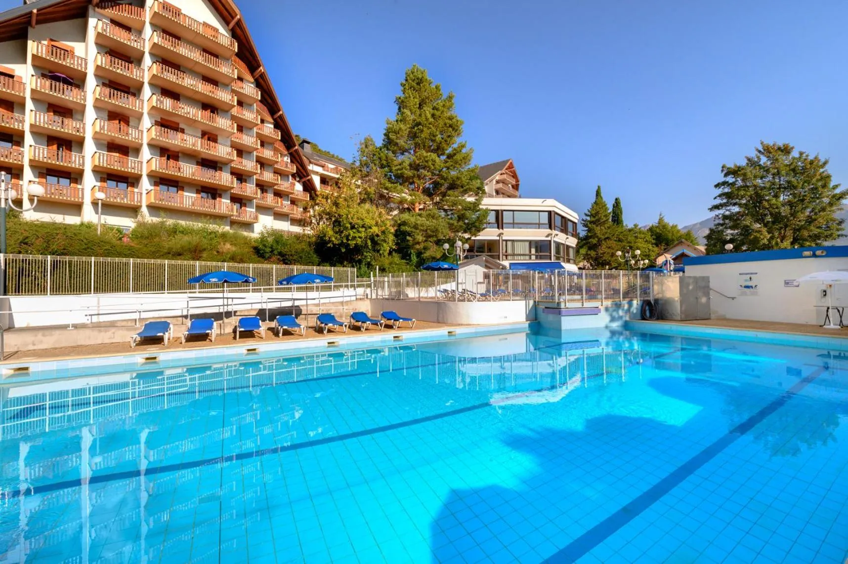 Swimming pool in Village Club Les Hyvans