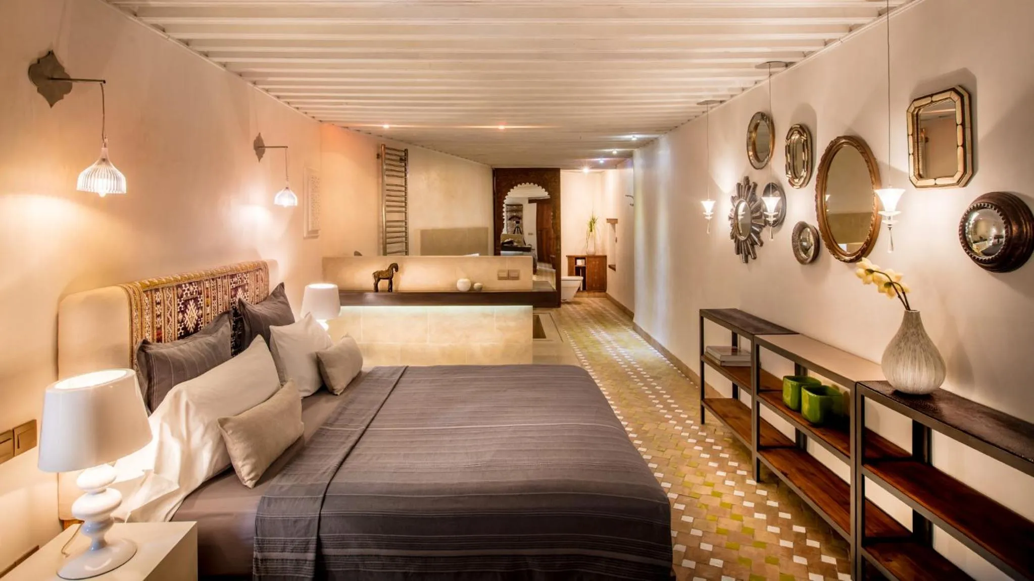 Photo of the whole room, Bed in Karawan Riad