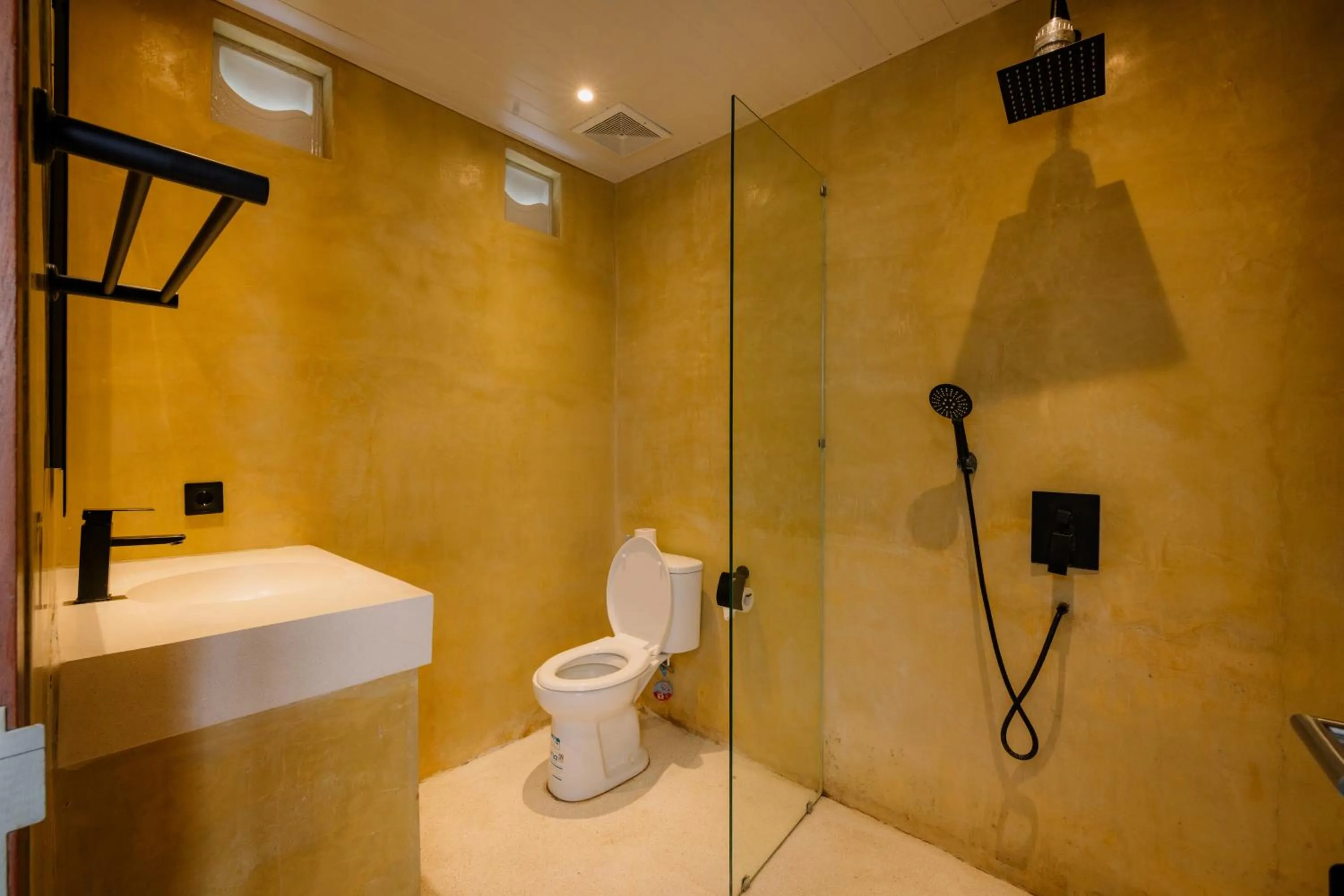 Shower in Tegal Wangi Canggu