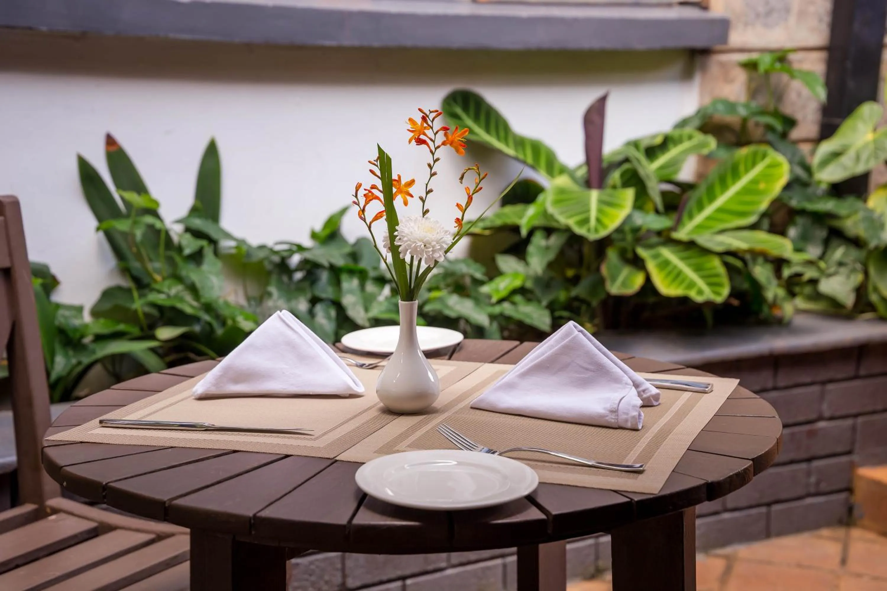 Restaurant/places to eat in The Grand Gables