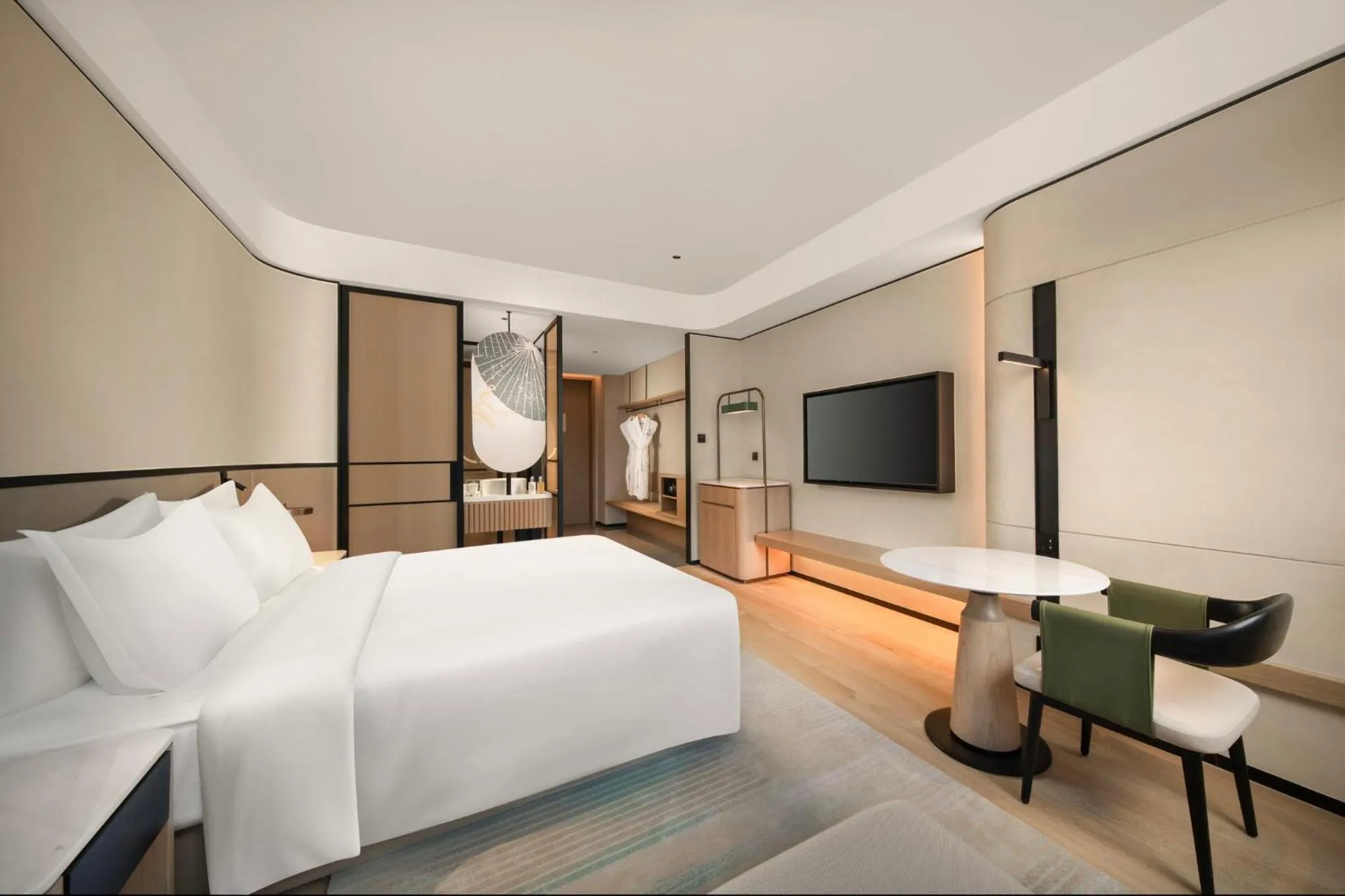 Photo of the whole room, Bed in Holiday Inn Hangzhou GCEC