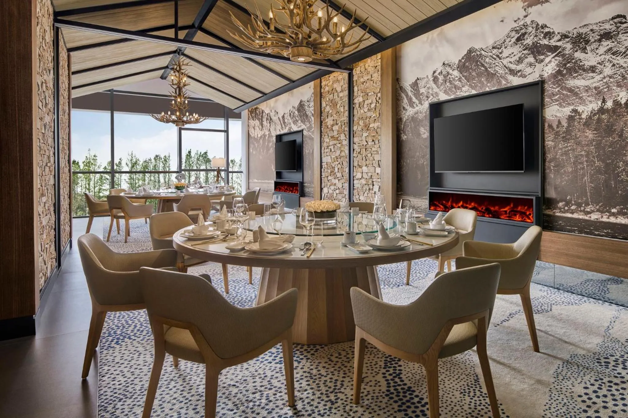 Restaurant/places to eat in Crowne Plaza Shanghai Snow World by IHG