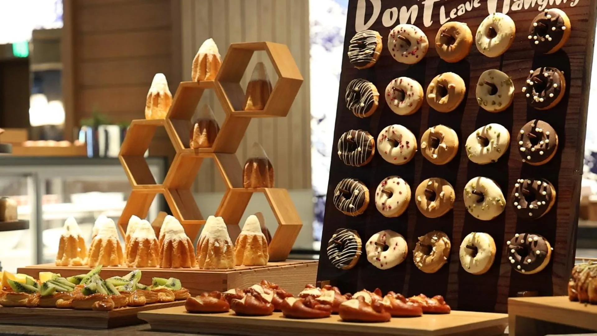 Crowne Plaza Shanghai Snow World by IHG