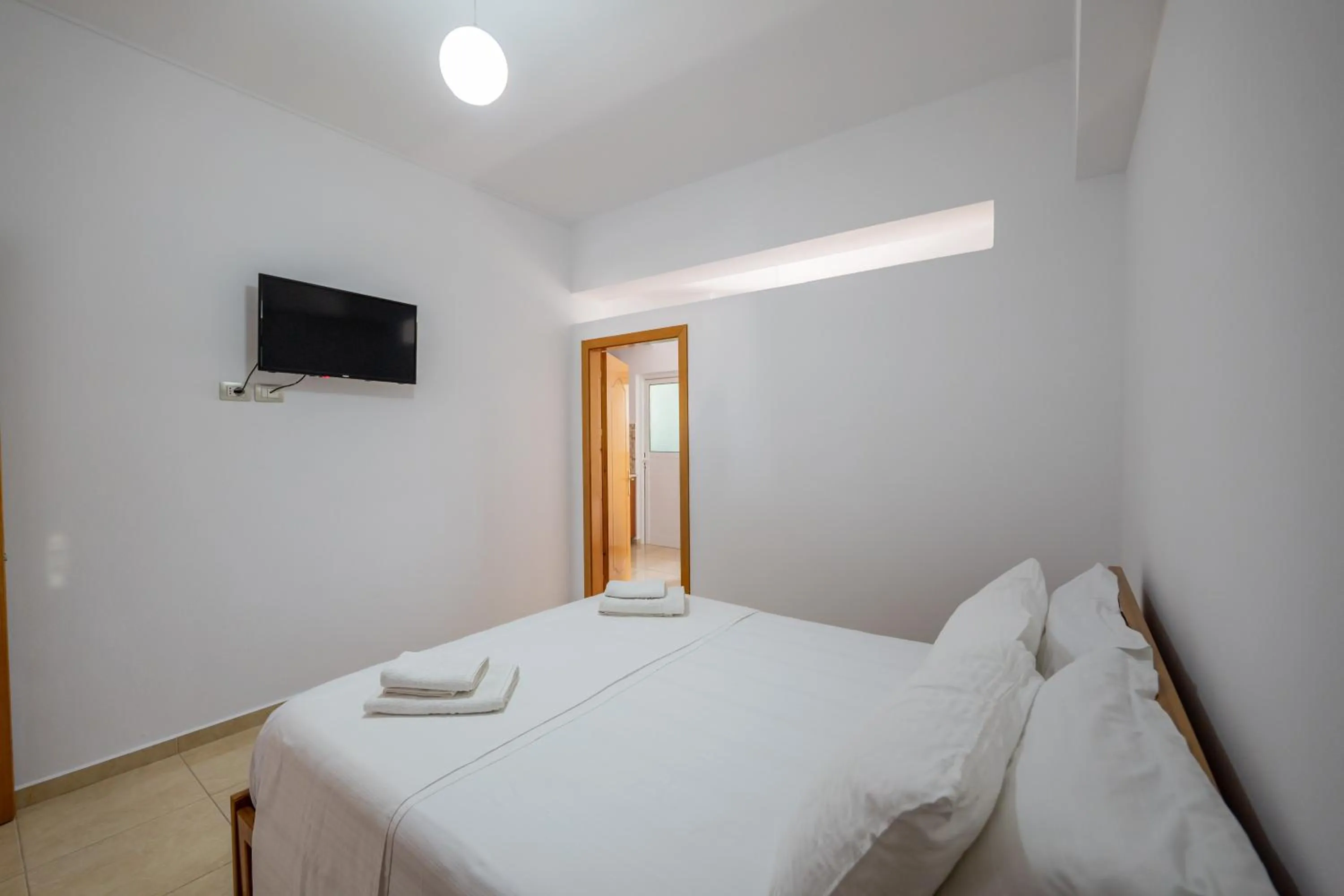 TV and multimedia, Bed in Aleksander ApartHotel