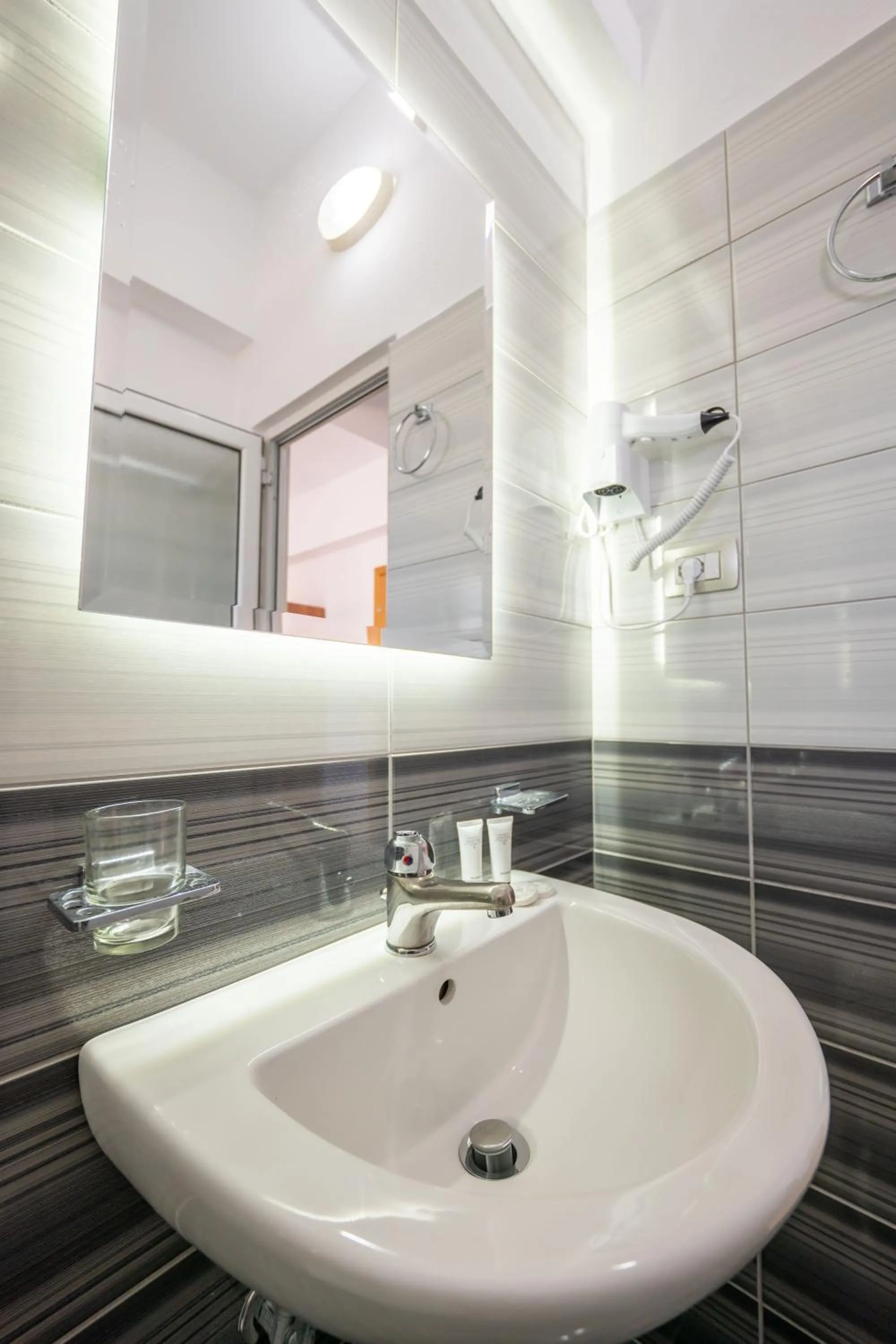 Shower in Aleksander ApartHotel