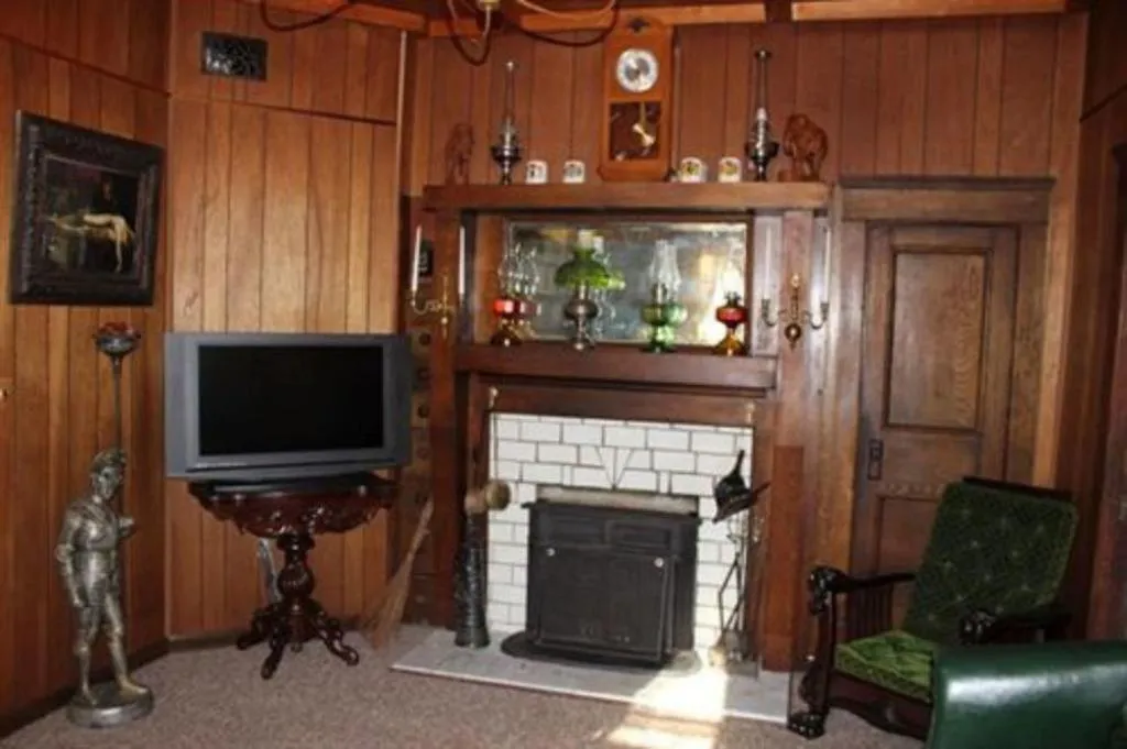 Living room in Millsap-Baker Estate