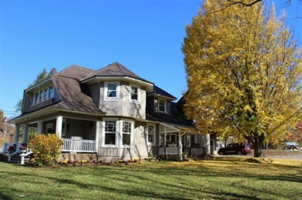 Property building in Millsap-Baker Estate