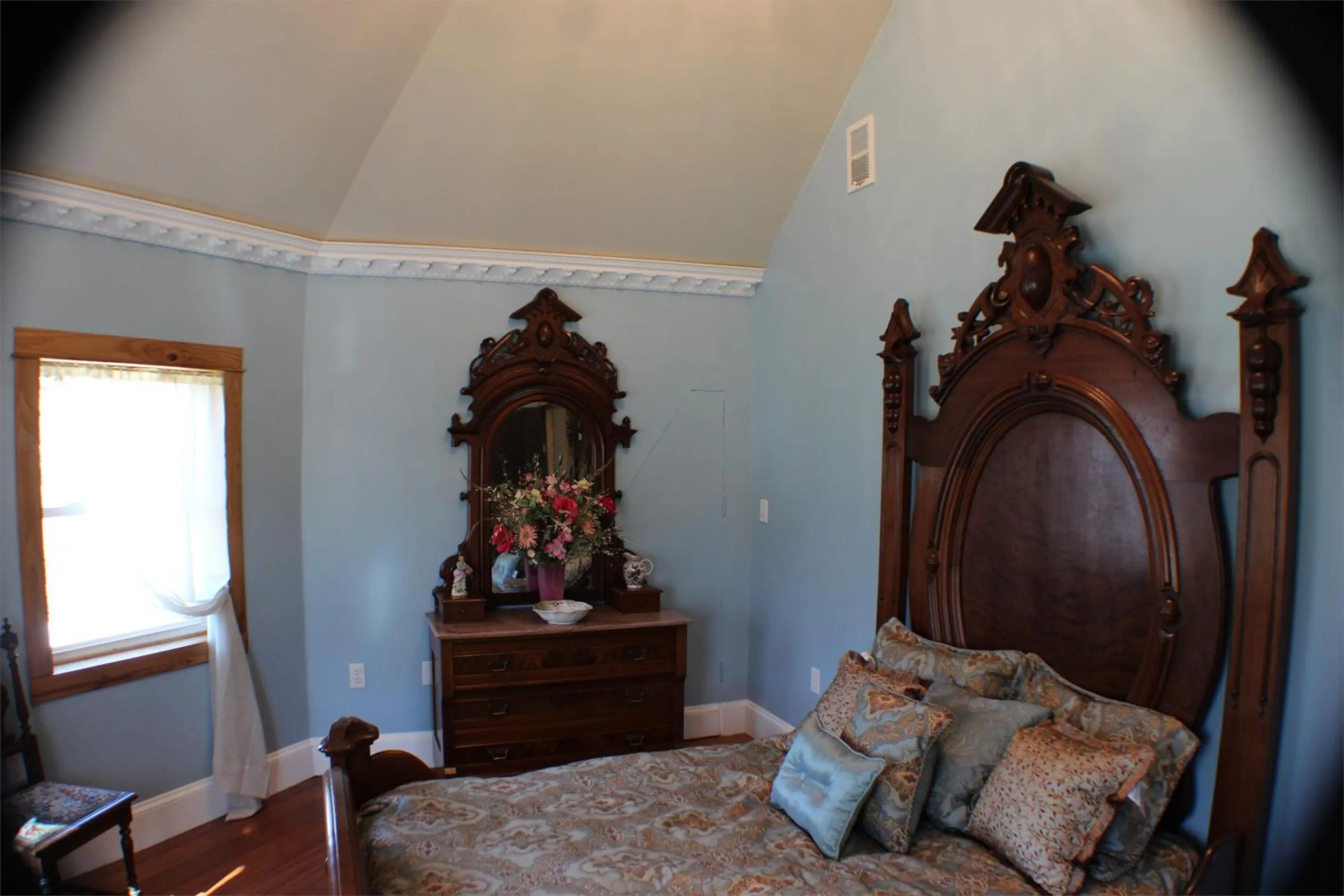 Bedroom in Millsap-Baker Estate