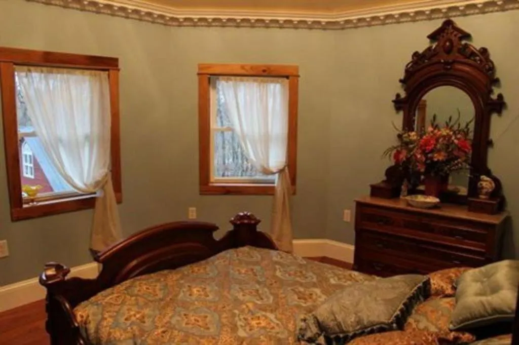 Bedroom in Millsap-Baker Estate