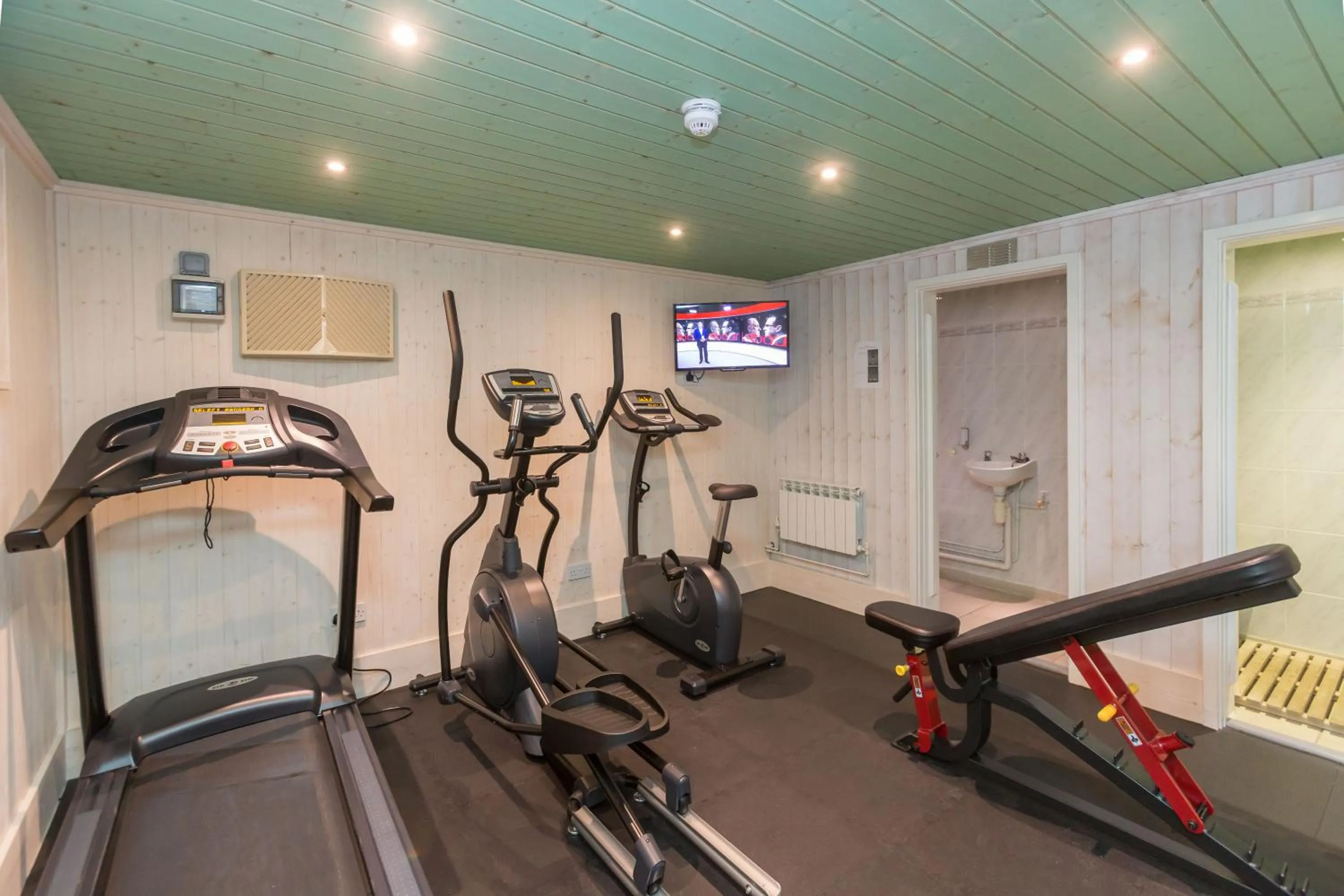 Fitness centre/facilities in Cobo Bay Hotel