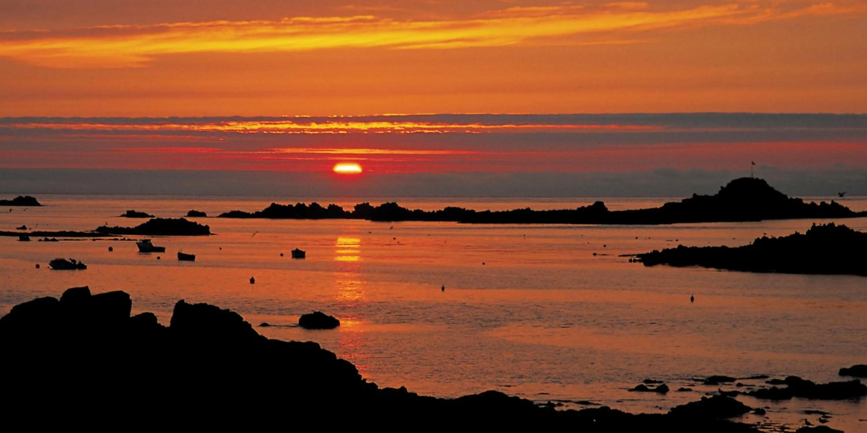 Area and facilities in Cobo Bay Hotel