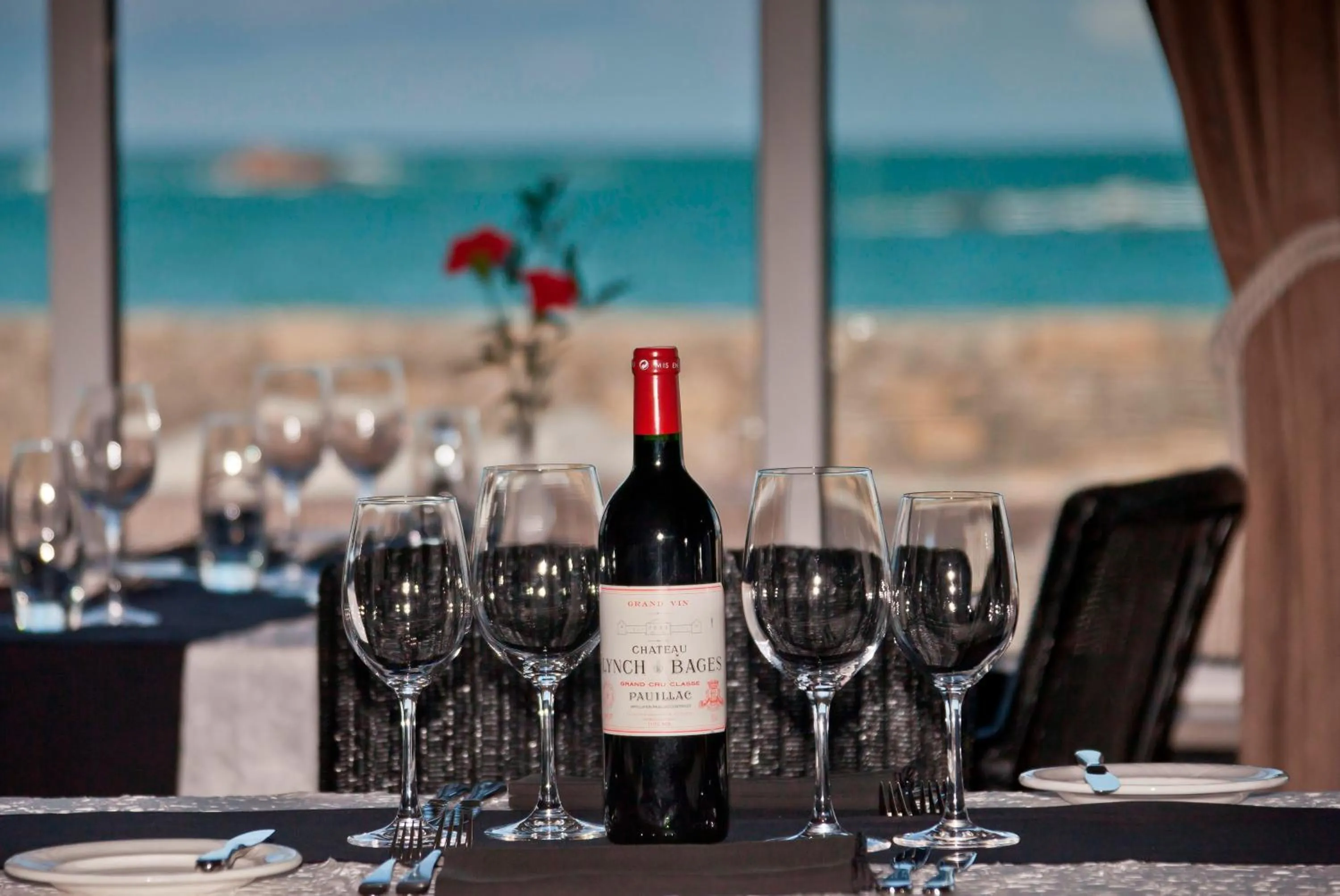 Restaurant/places to eat in Cobo Bay Hotel