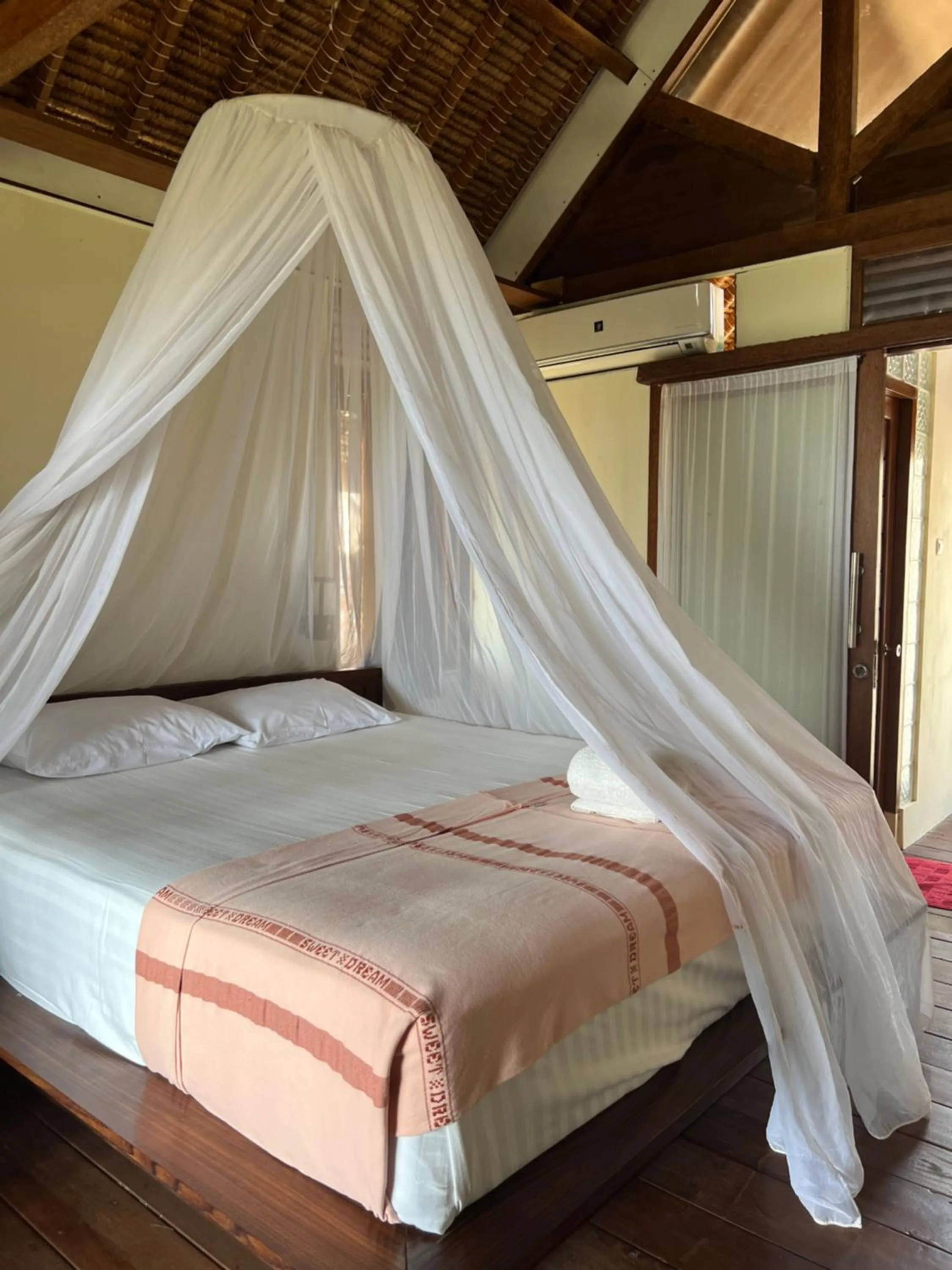 Bedroom, Bed in Arys Lagoon Bungalow & Hotel