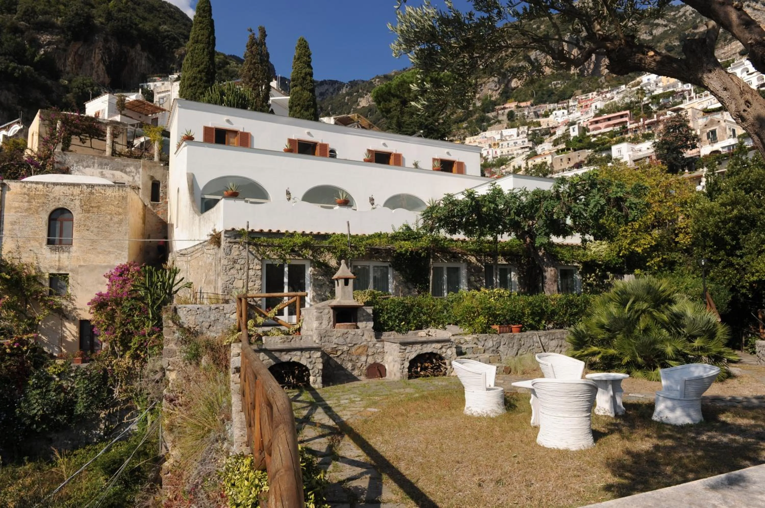 Property building in Hotel Dimora Fornillo