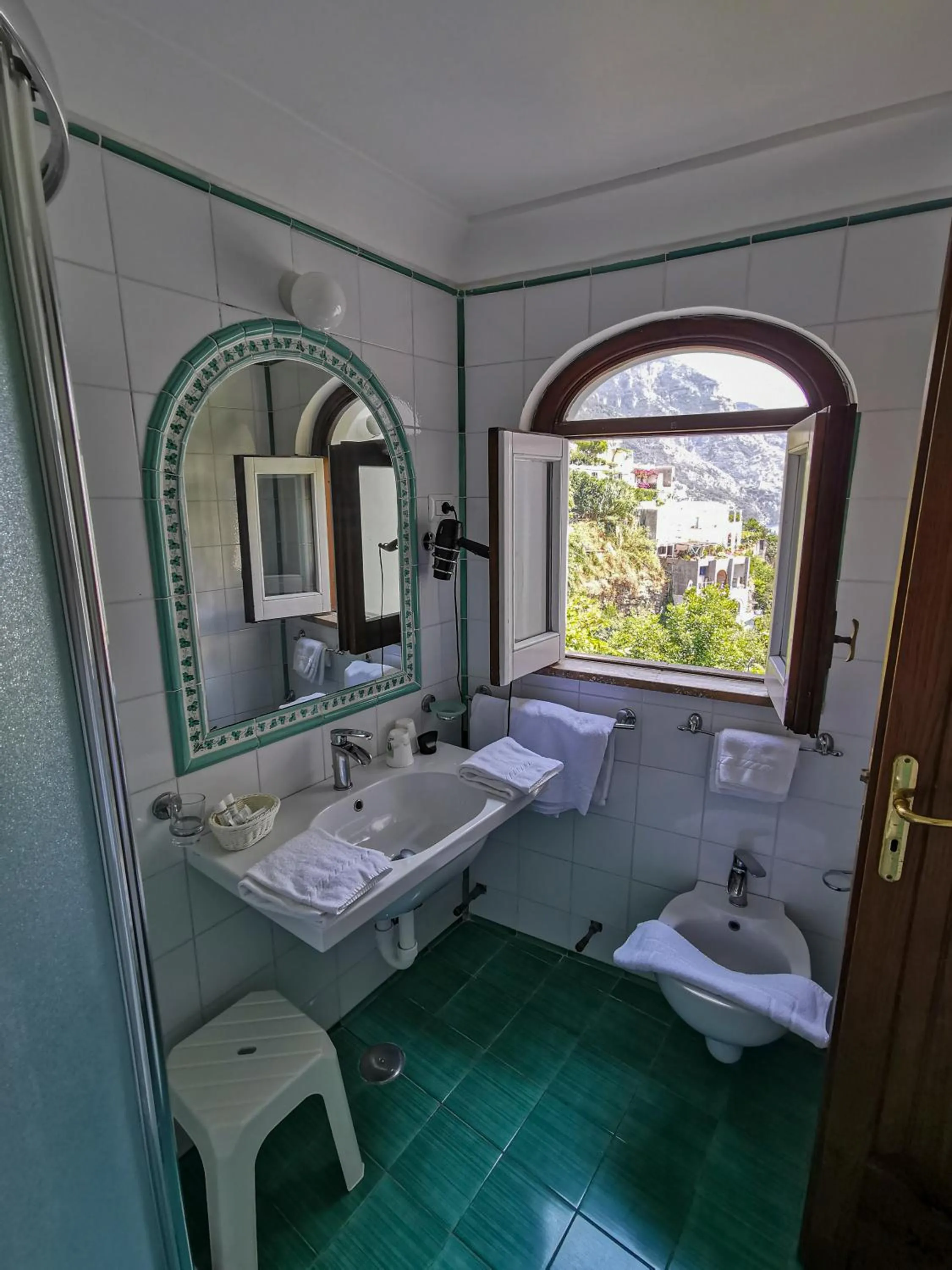 Bathroom, Bed in Hotel Dimora Fornillo