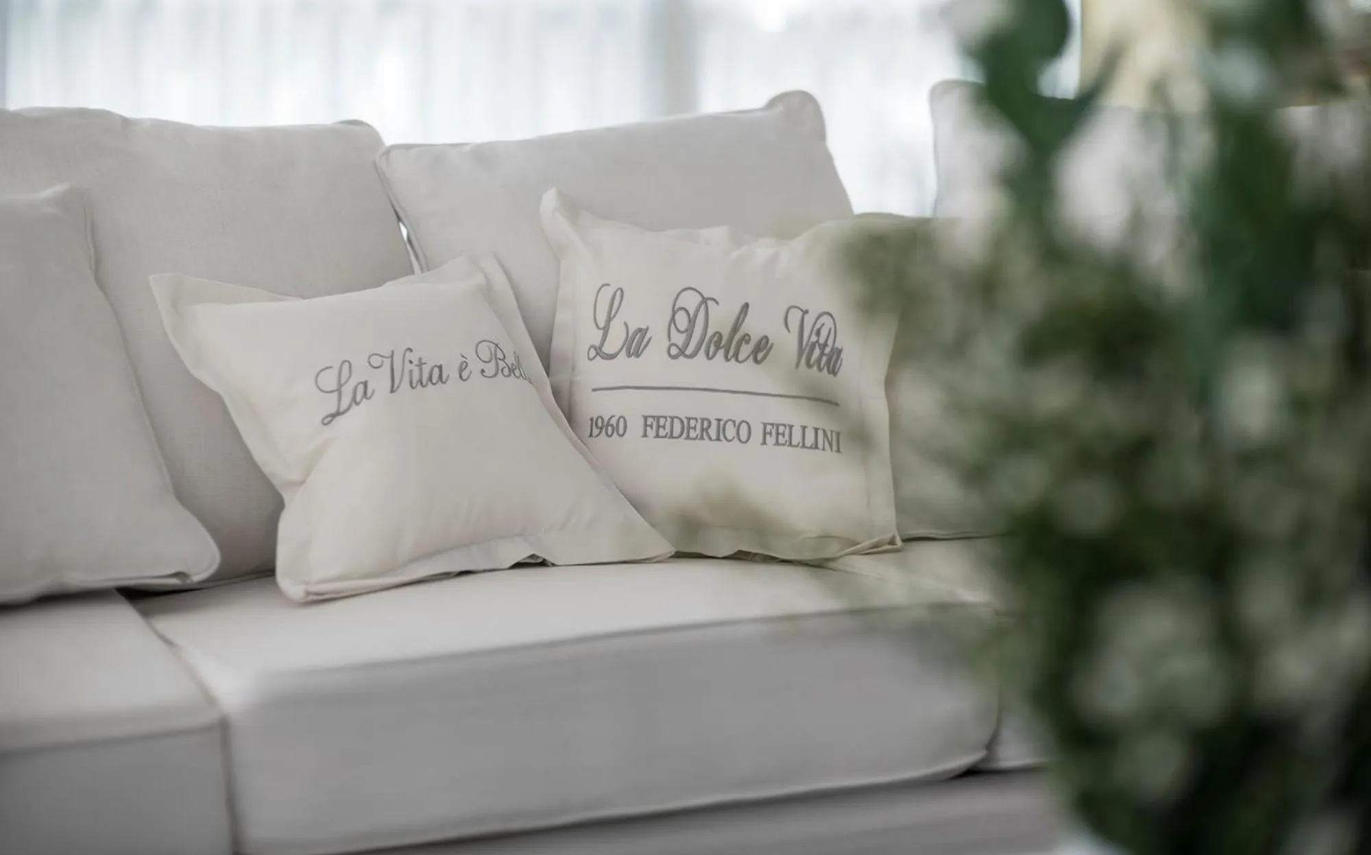 Communal lounge/ TV room in Hotel Meeting