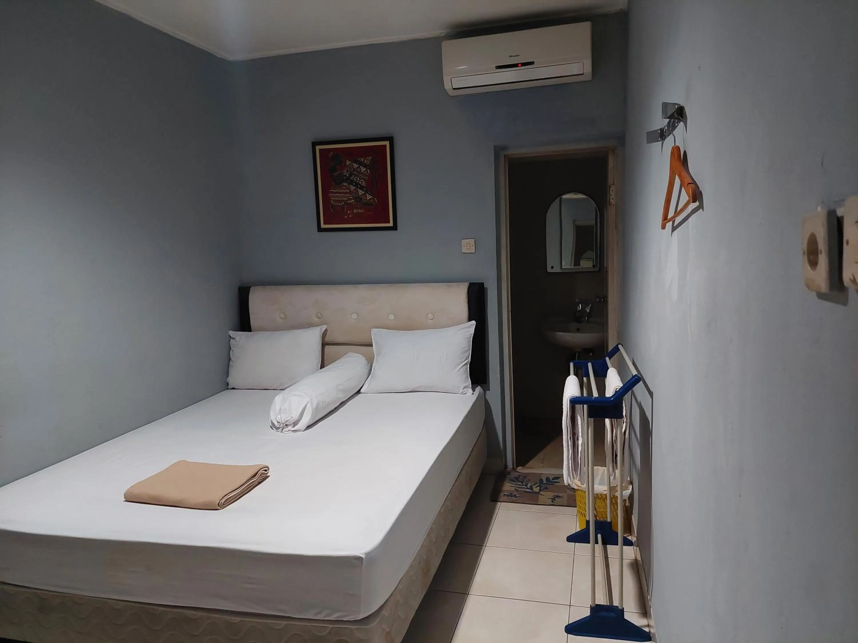 Bed in Pondok Seruni Kemanggisan Jakarta