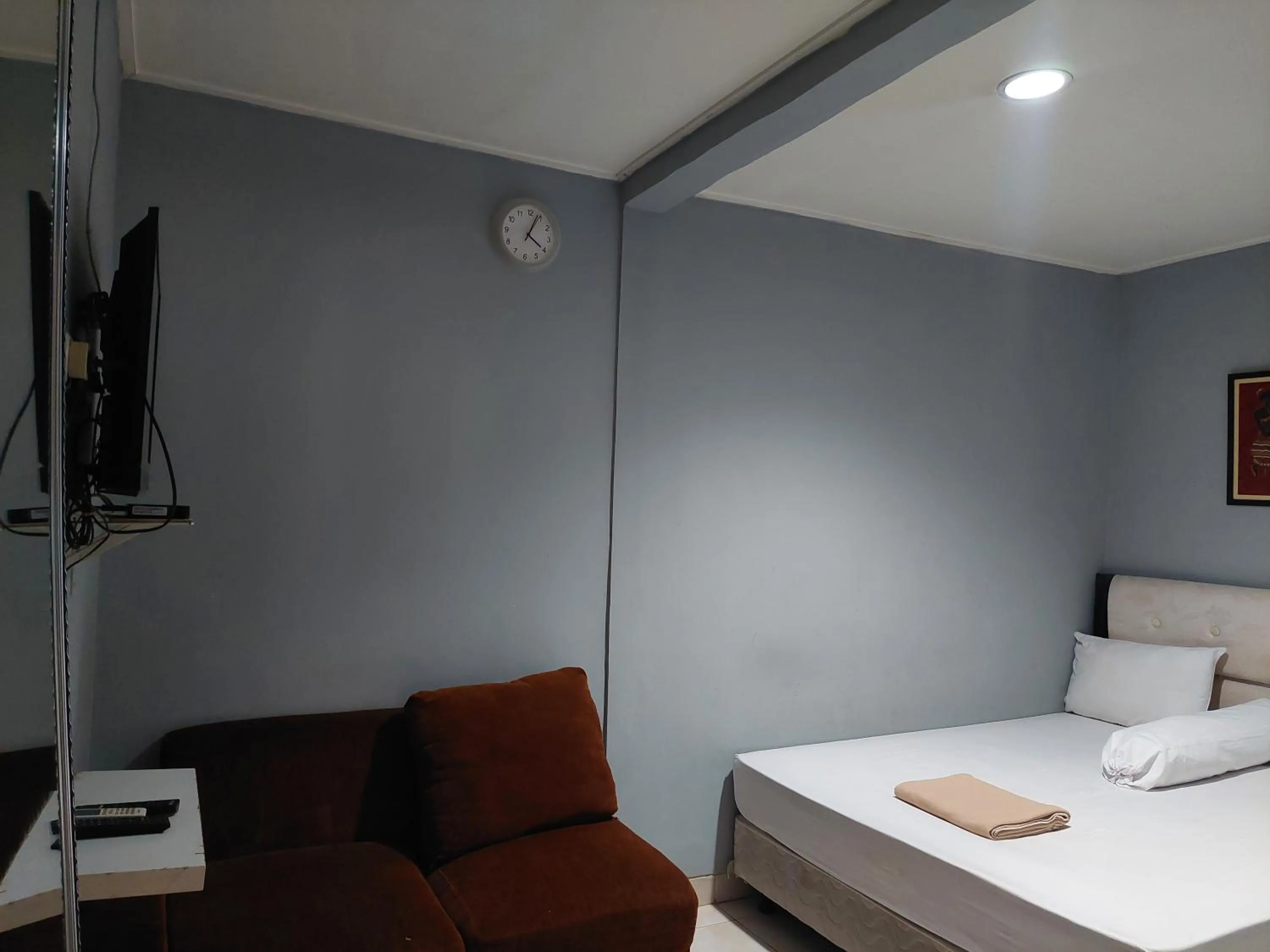 Bed in Pondok Seruni Kemanggisan Jakarta