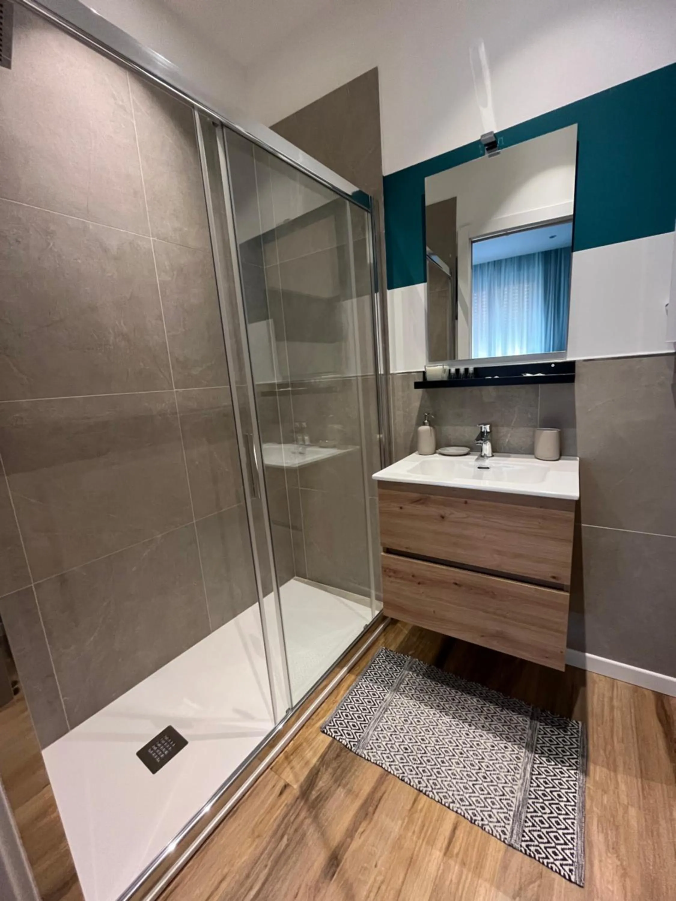 Shower in Apartment Hotel Marchesini