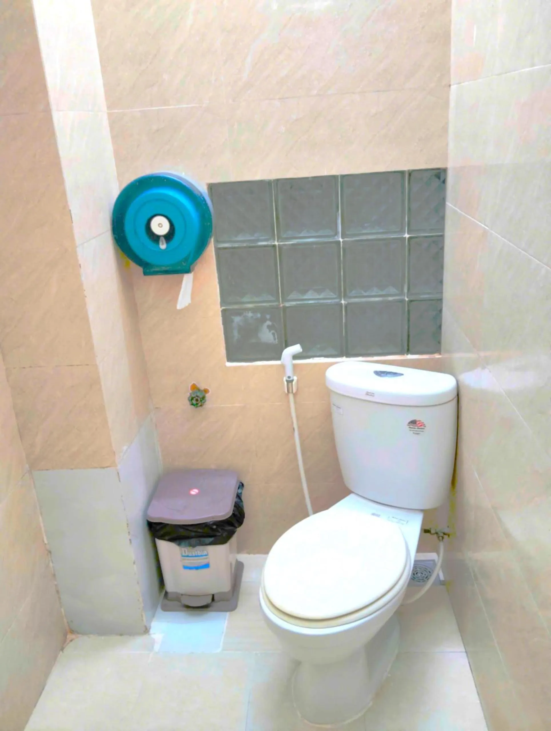 Toilet in Sakura Hostel Saigon