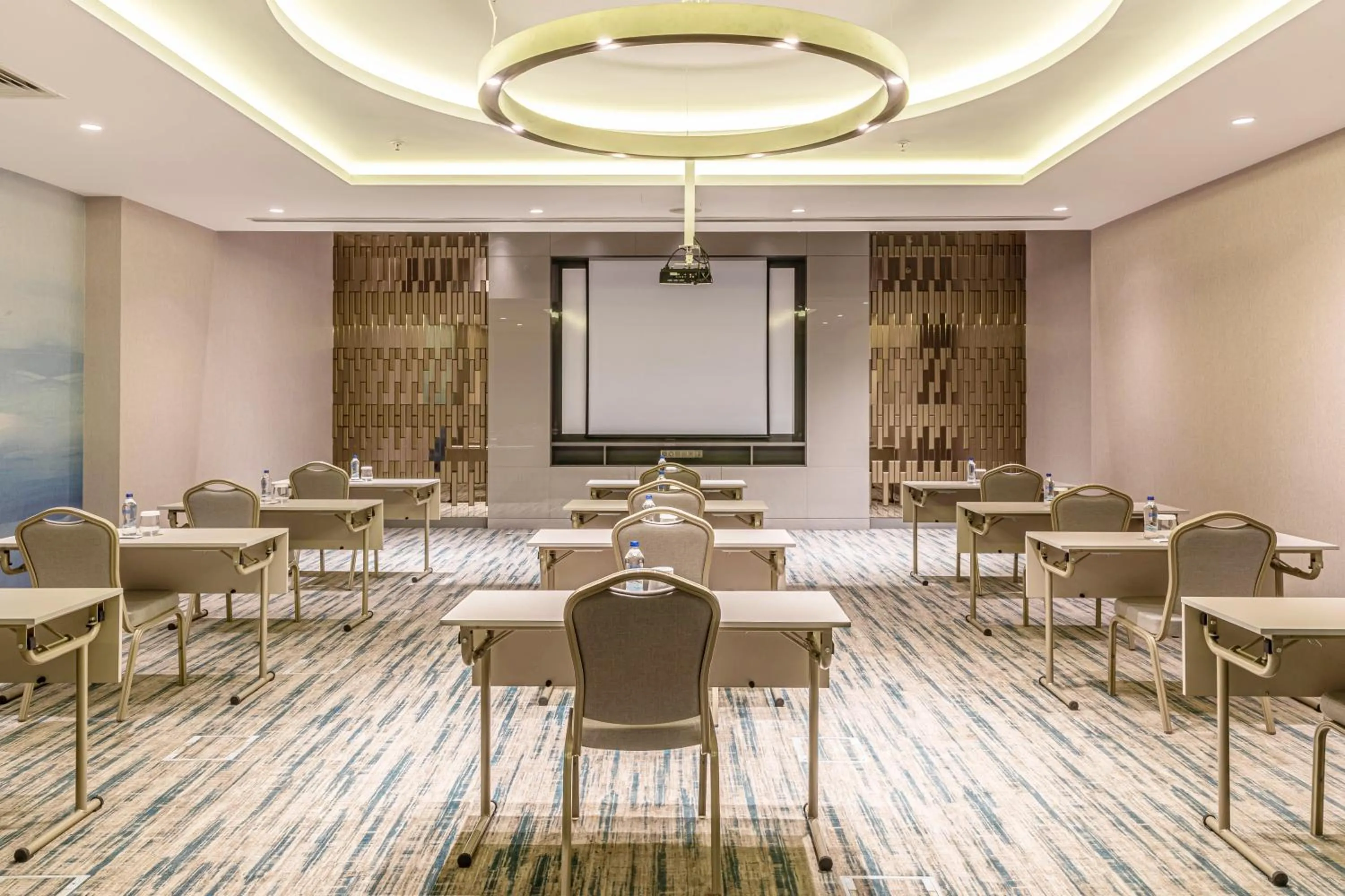 Business facilities in Park Dedeman Eskişehir