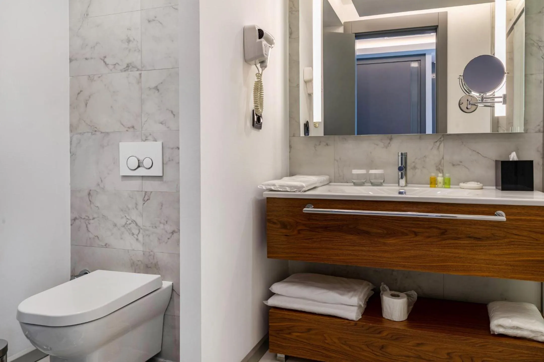 Toilet in Park Dedeman Eskişehir