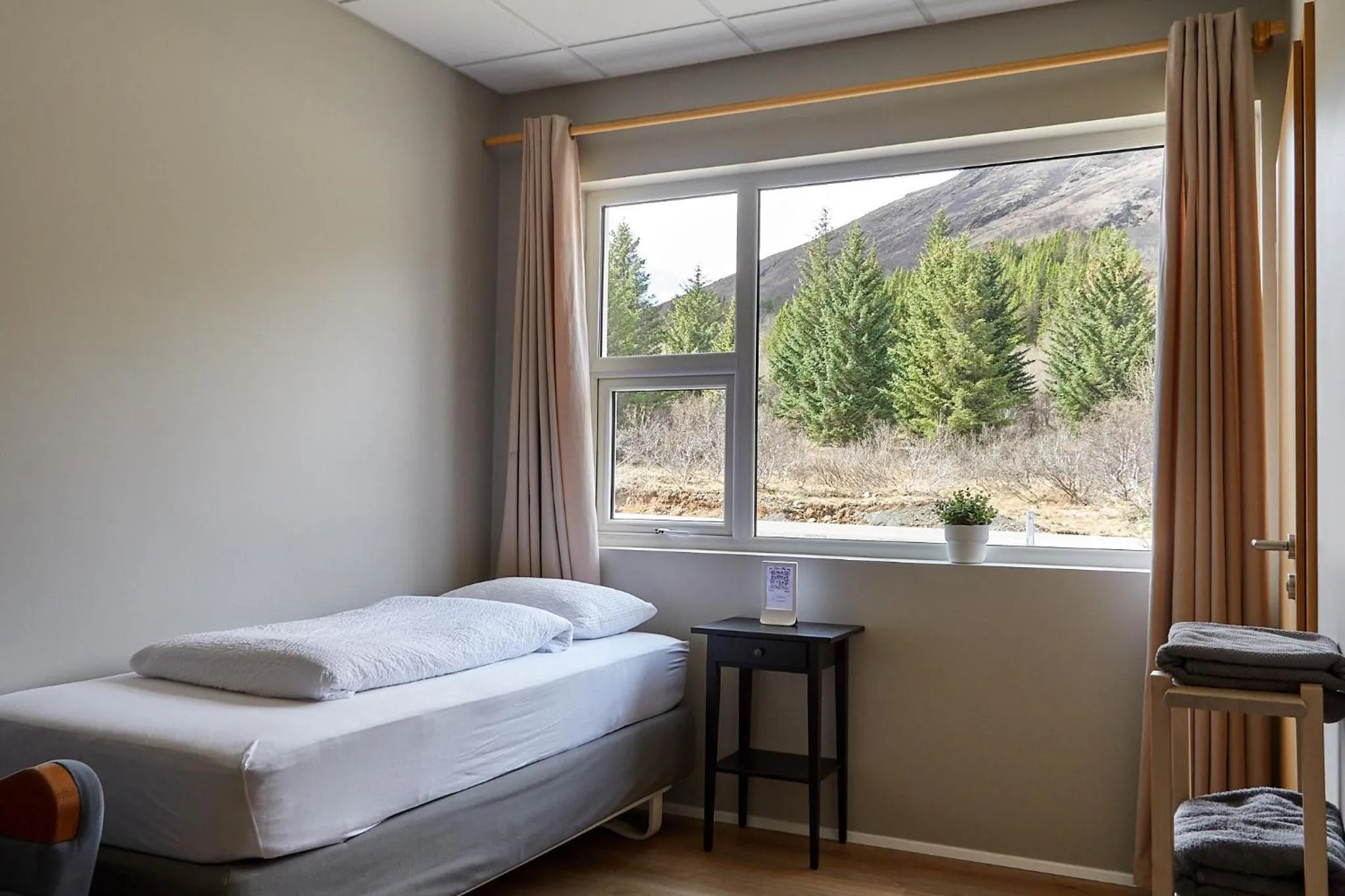 Photo of the whole room, Bed in Hótel Laugarvatn