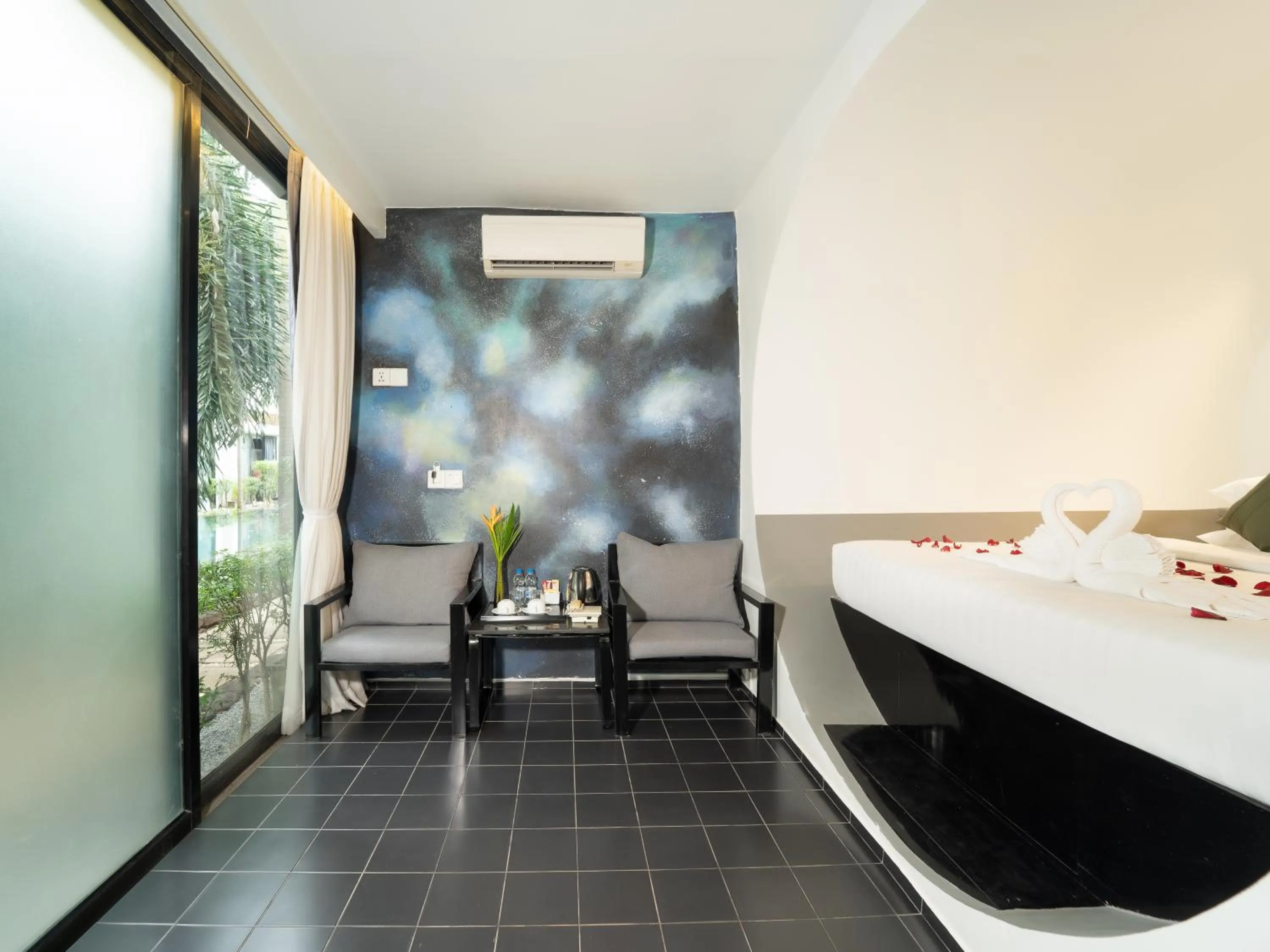 Bed in Tunnel Urban Retreat