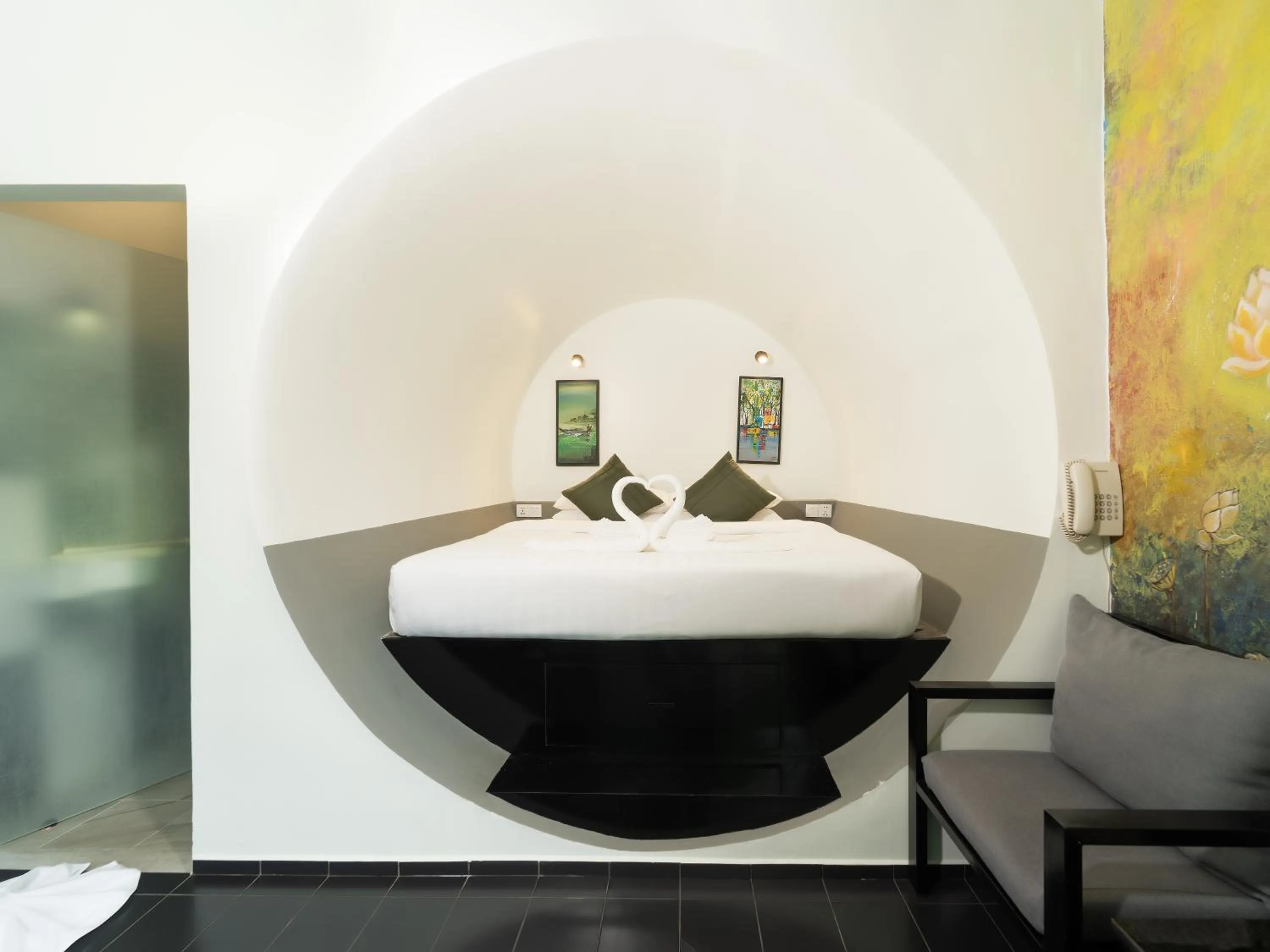 Bed in Tunnel Urban Retreat