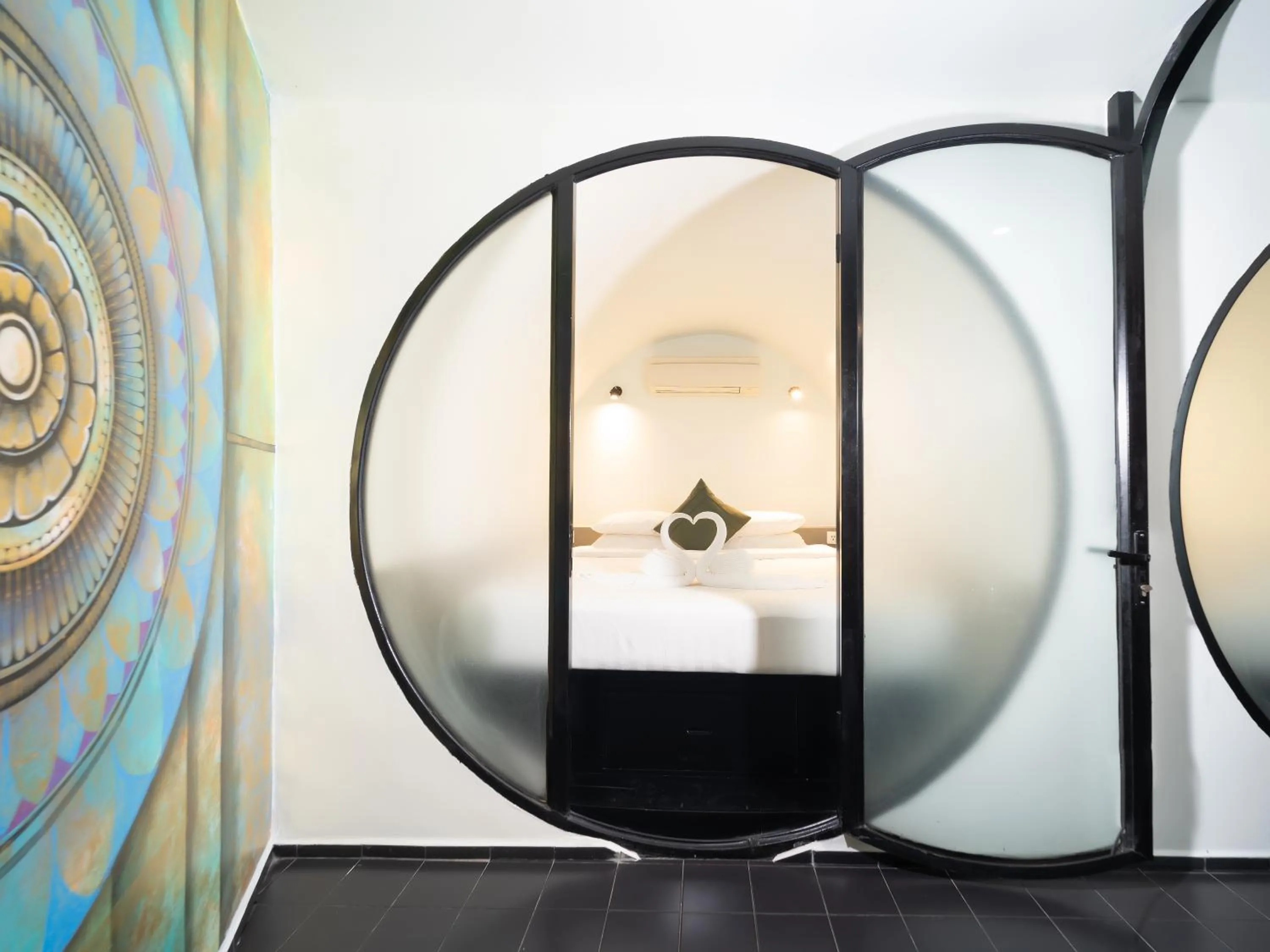 Decorative detail in Tunnel Urban Retreat