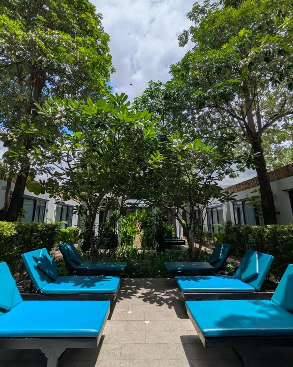 Day in Tunnel Urban Retreat