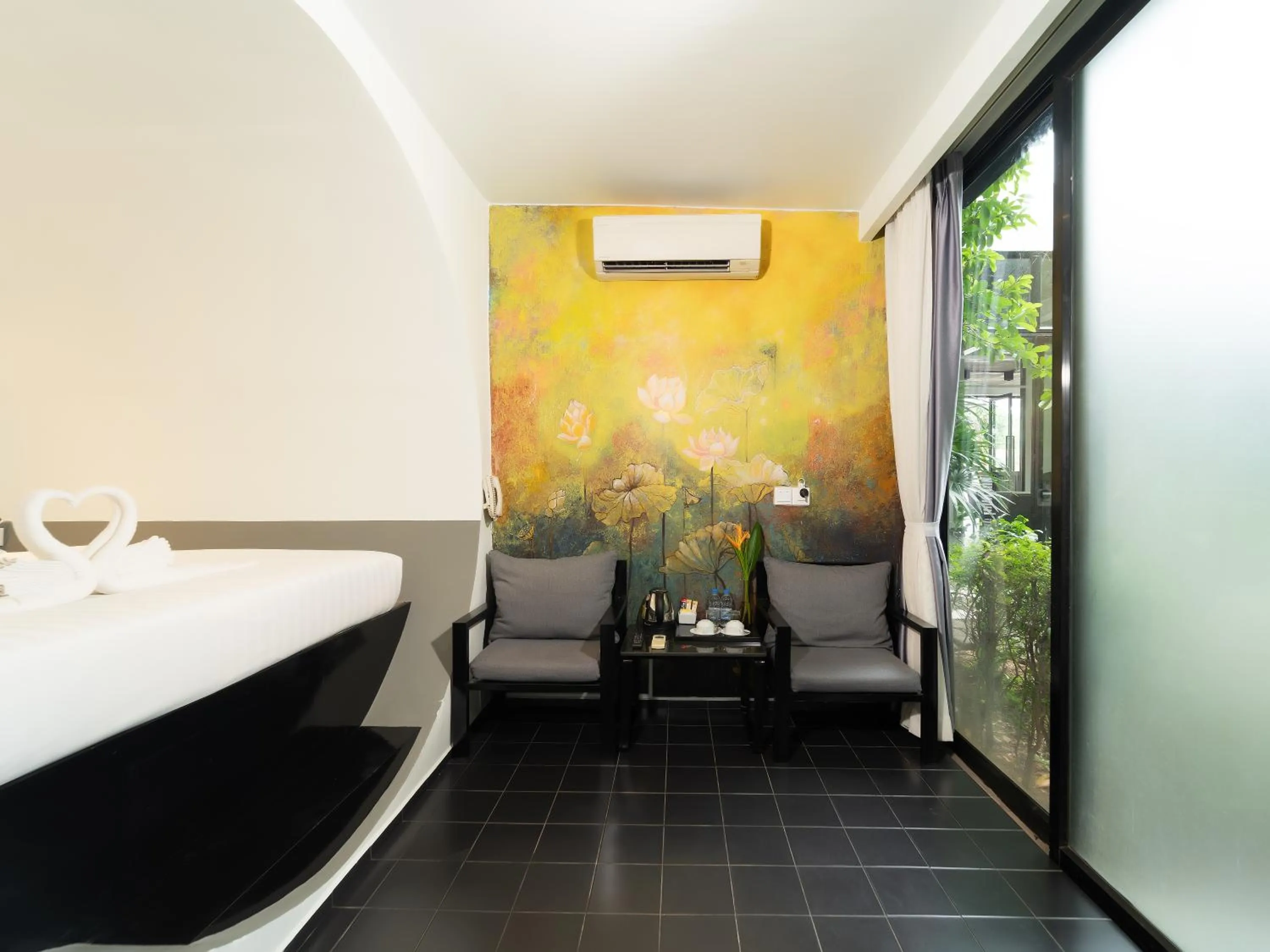 Bed in Tunnel Urban Retreat