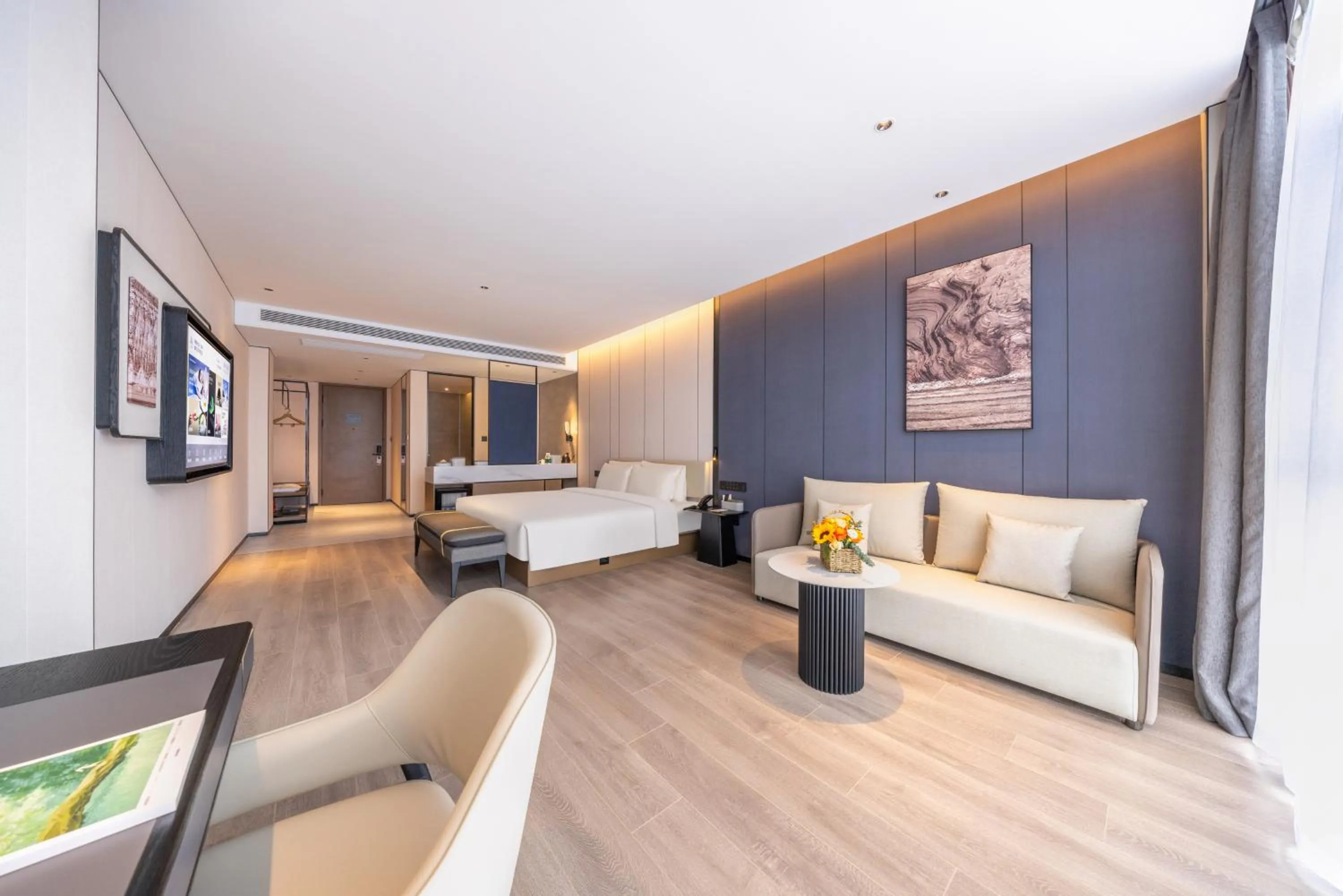 Photo of the whole room in Atour Hotel Xuzhou Yunlong Lake Zhushan Scenic Area