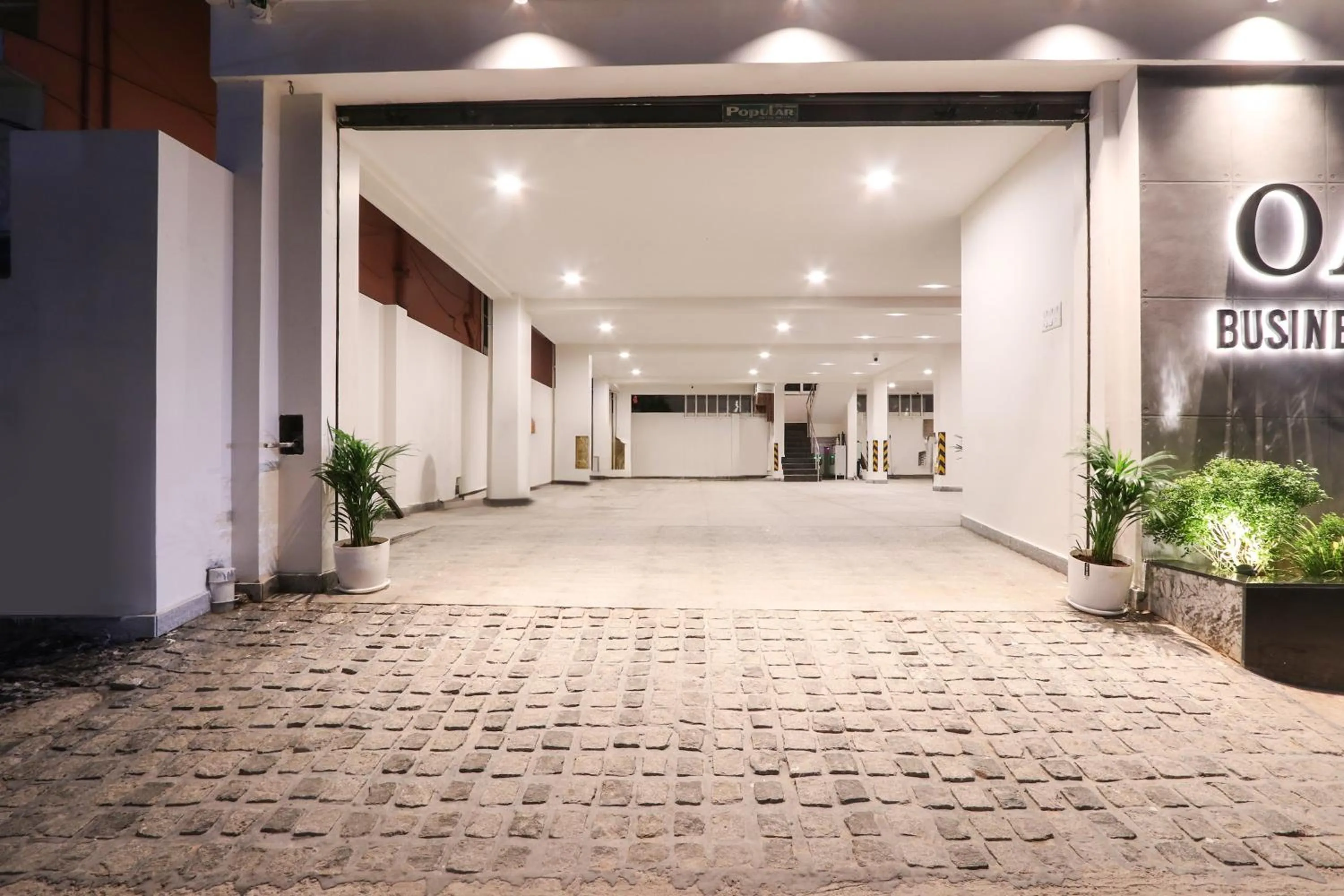 Facade/entrance in Townhouse OAK INDIGO BUSINESS HOTELS