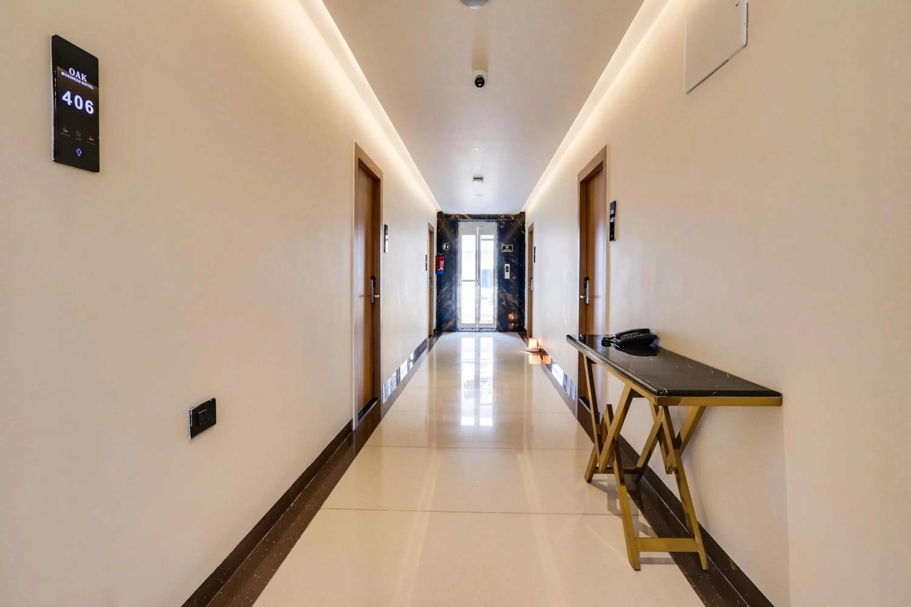 Lobby or reception in Townhouse OAK INDIGO BUSINESS HOTELS