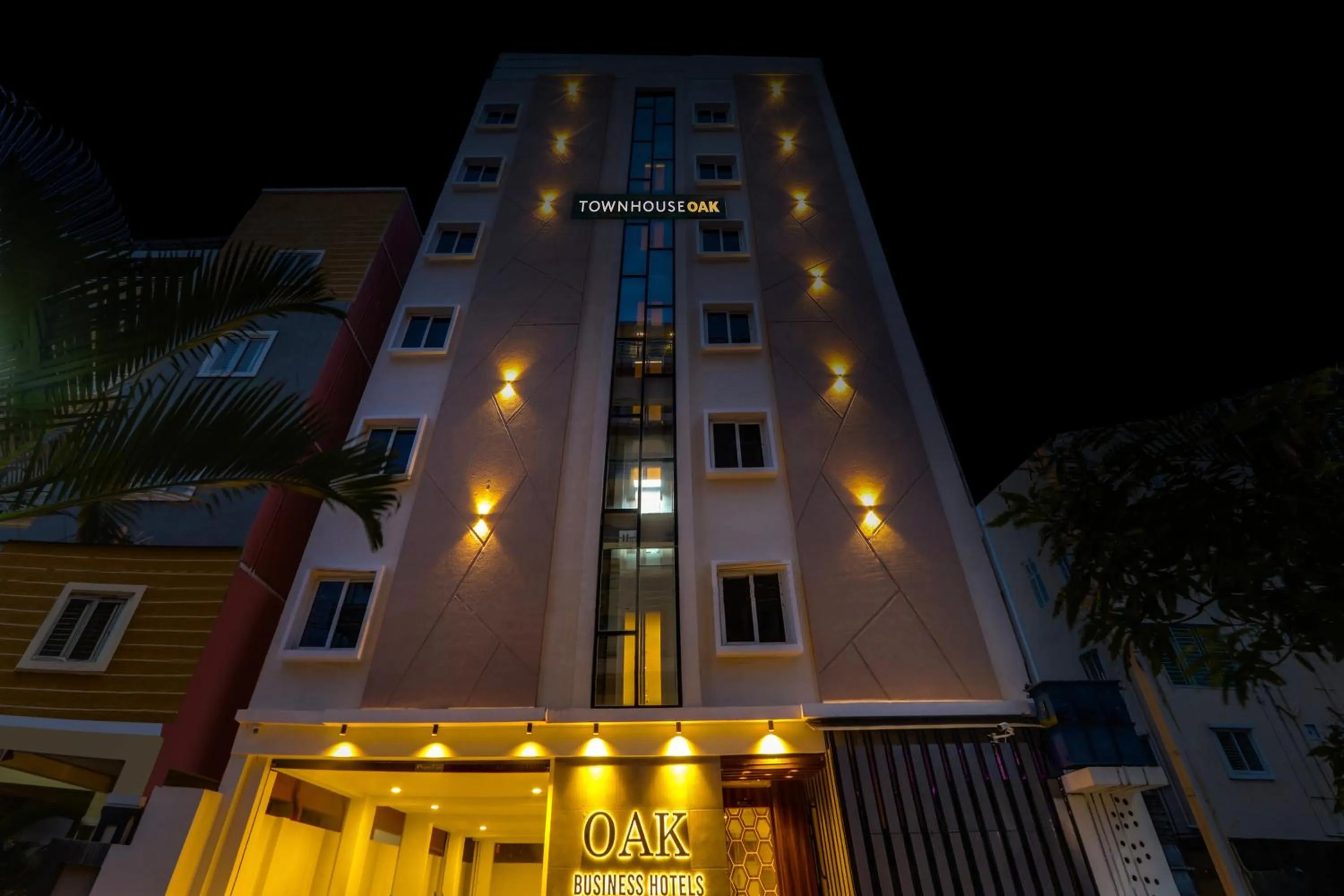 Facade/entrance in Townhouse OAK INDIGO BUSINESS HOTELS