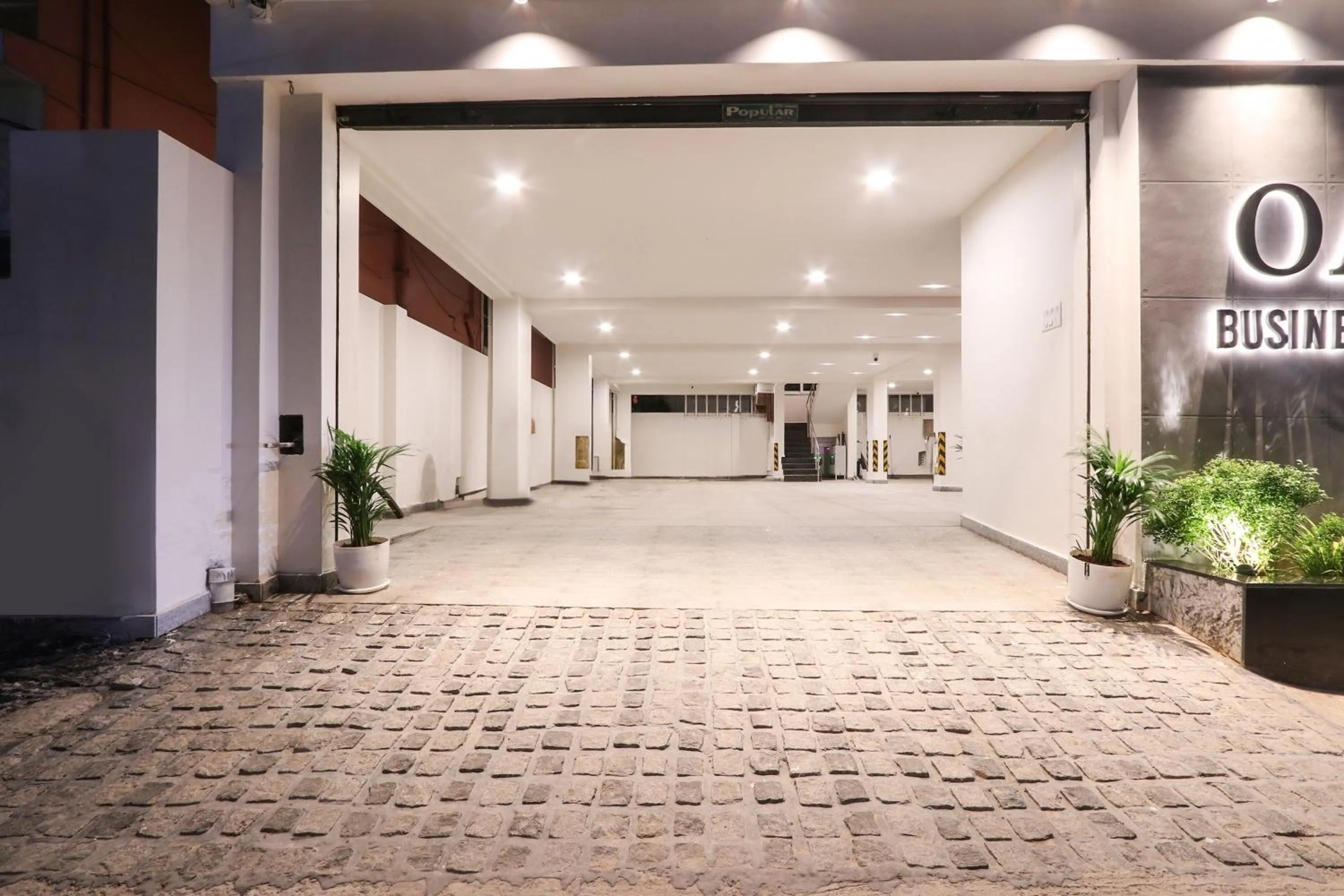 Facade/entrance in Townhouse OAK INDIGO BUSINESS HOTELS