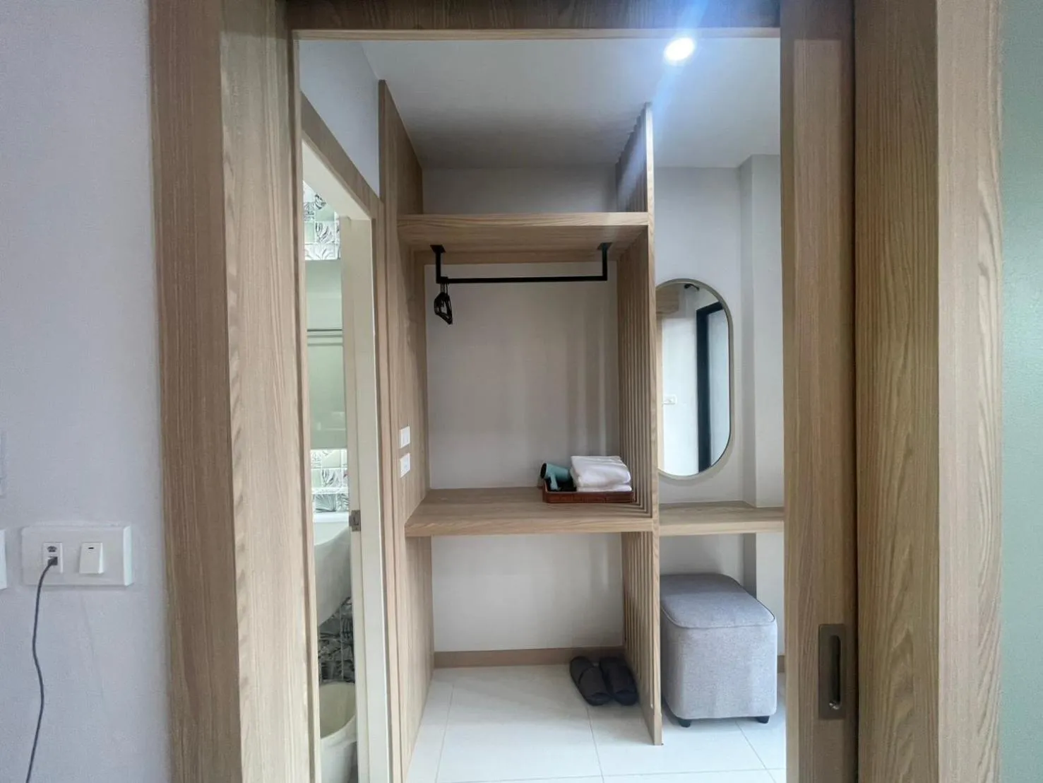 wardrobe in Bangkok Mystay Hotel Rangsit