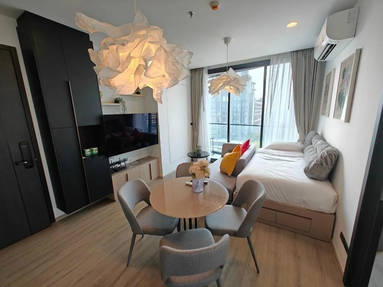 TV and multimedia, Bed in Edge Central Pattaya by Mickey