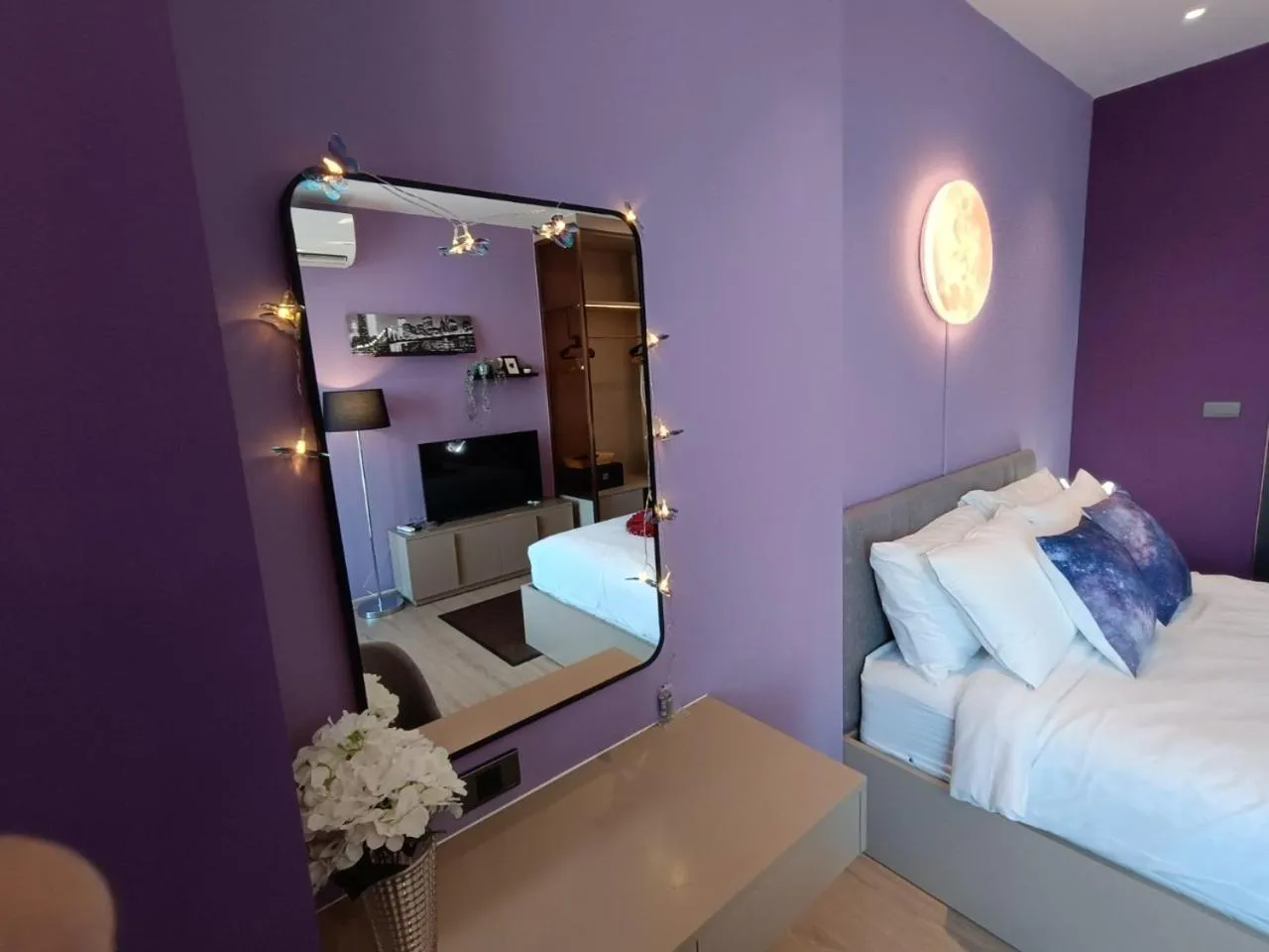 Bed in Edge Central Pattaya by Mickey